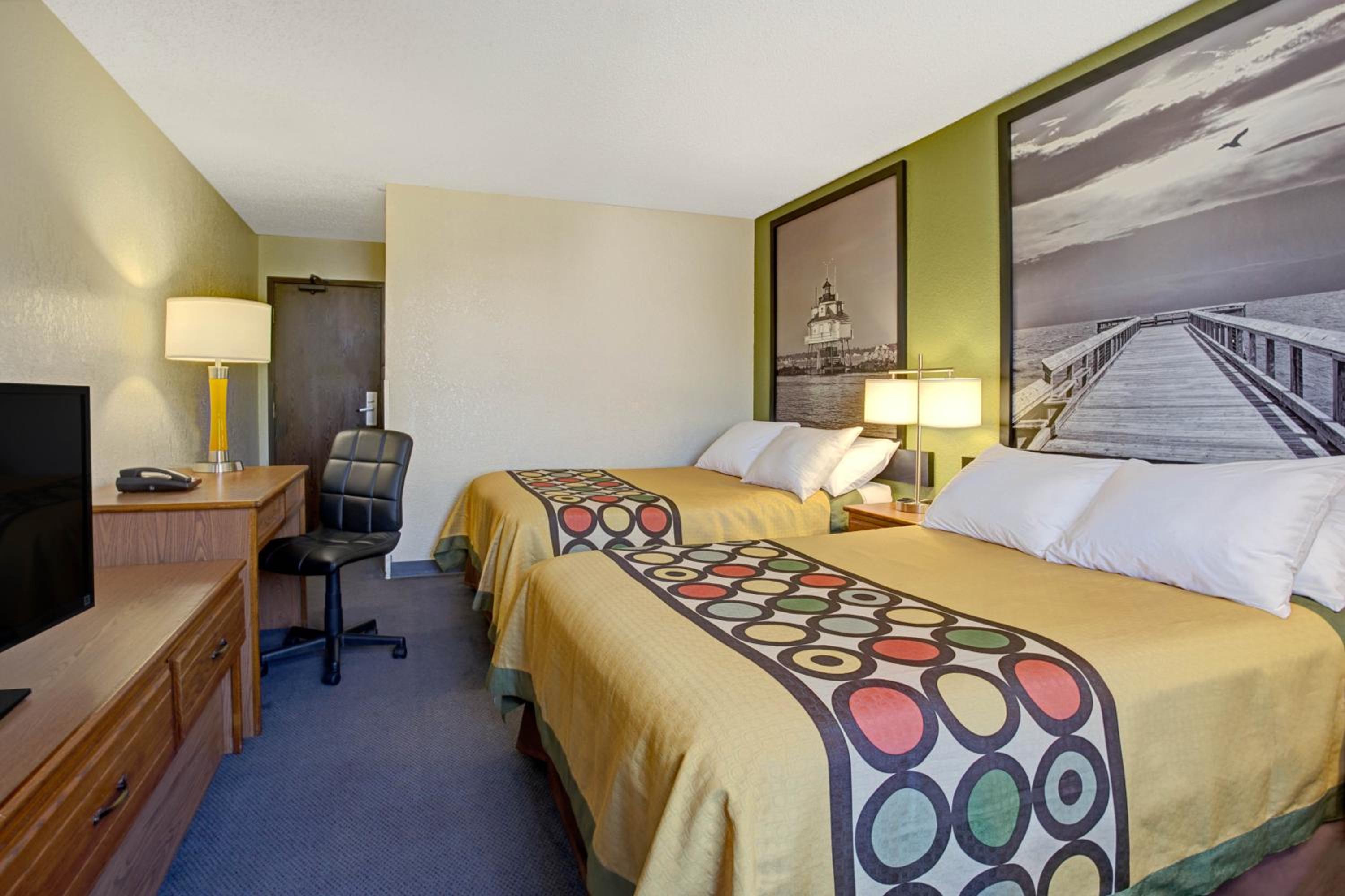 Deluxe Double Room with Two Double Beds - Non-Smoking - Photo 1