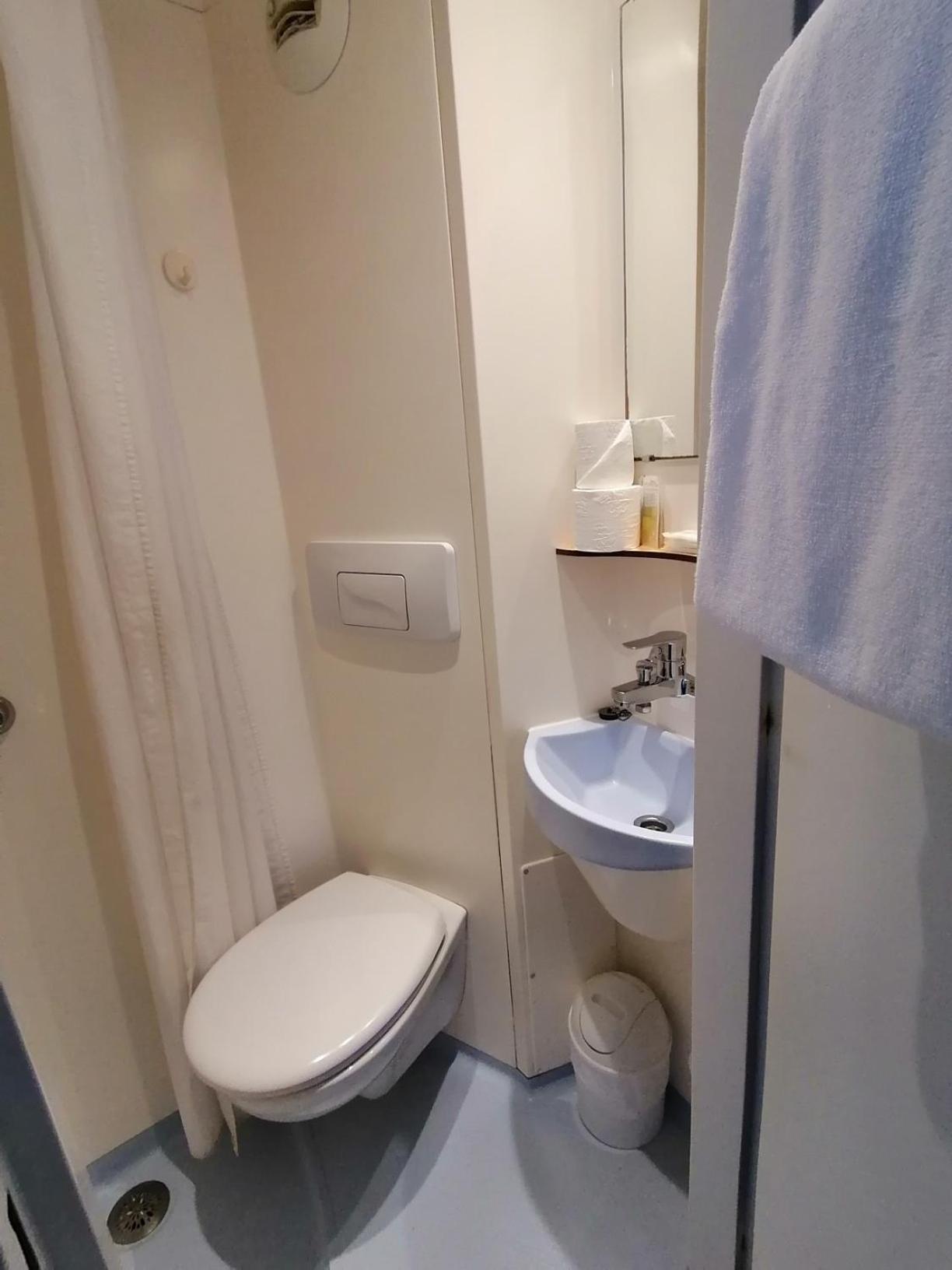 Triple Room with Bathroom - Photo 6