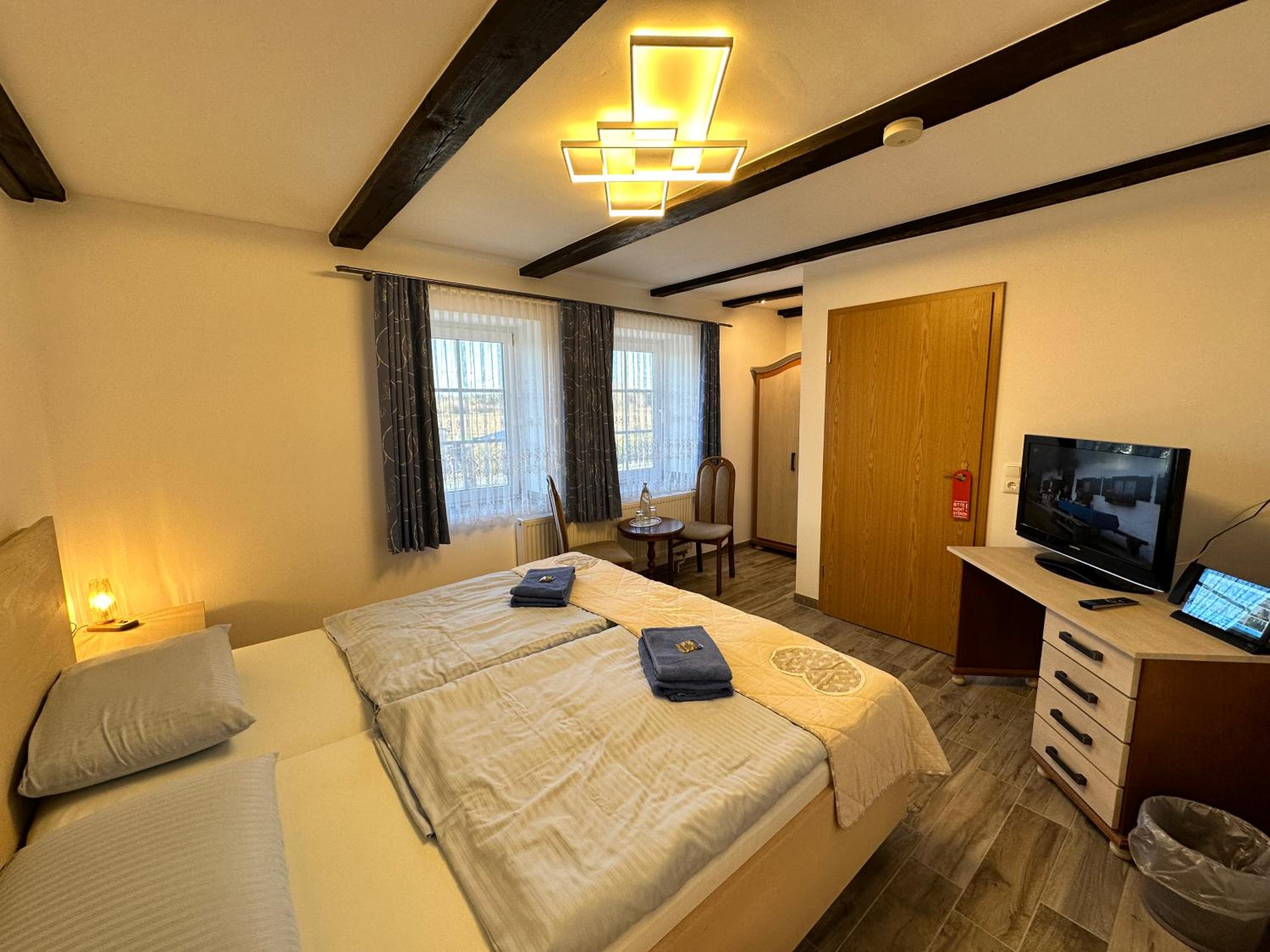 Standard Double Room - Photo 15