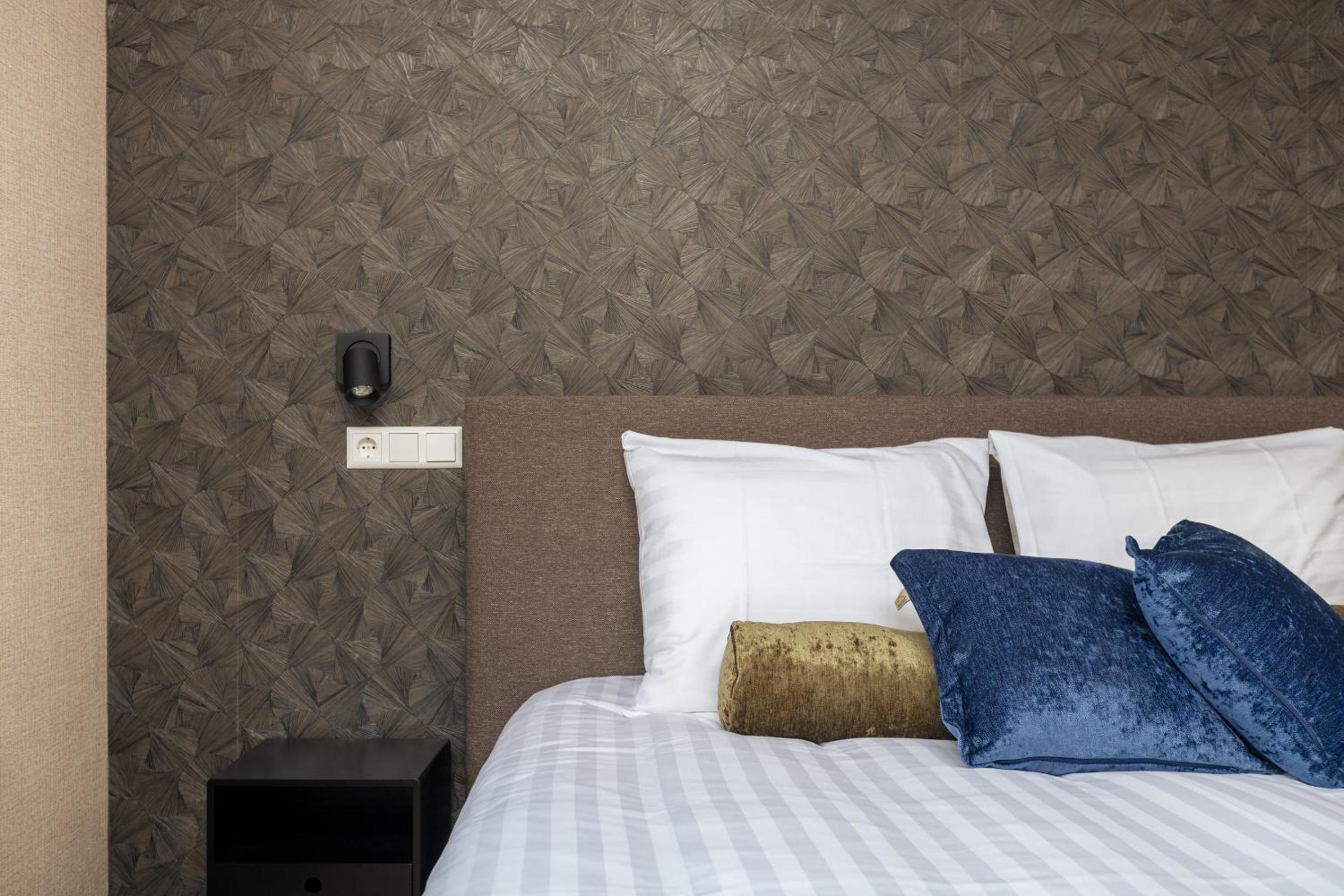Deluxe Double Room with Bath photo 3