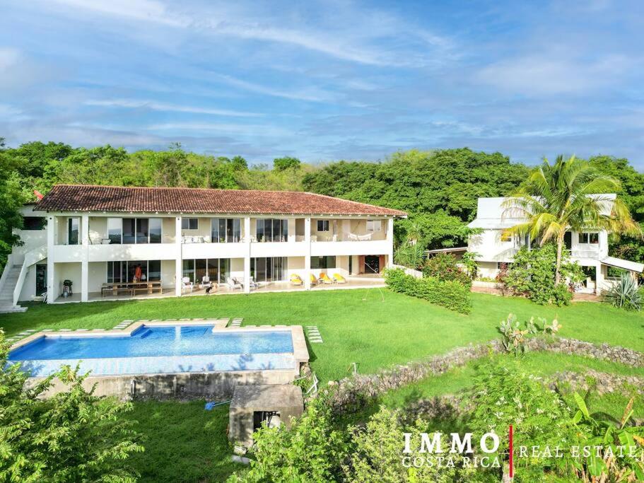 Villa photo 1