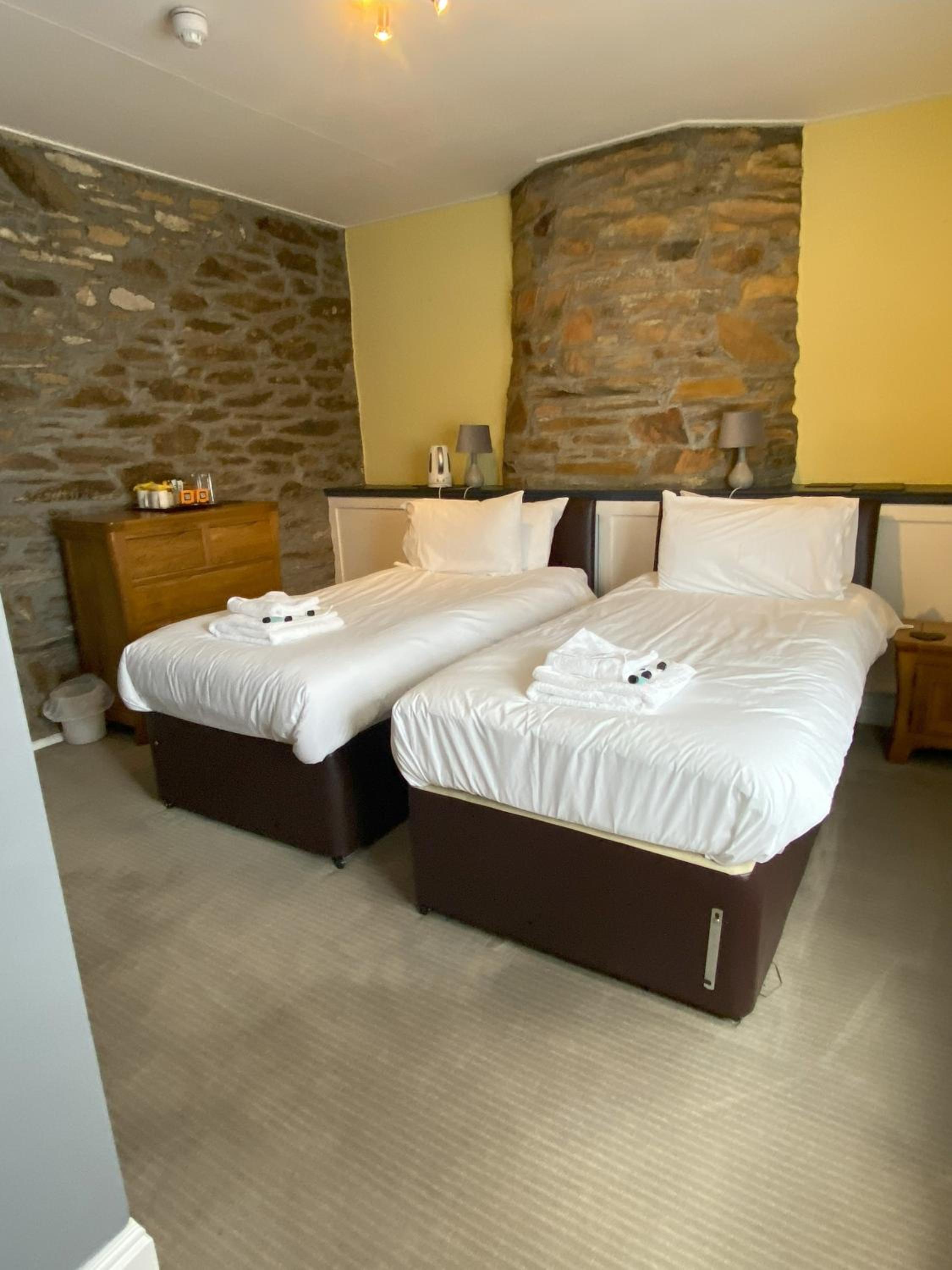 Standard Twin Room photo 2