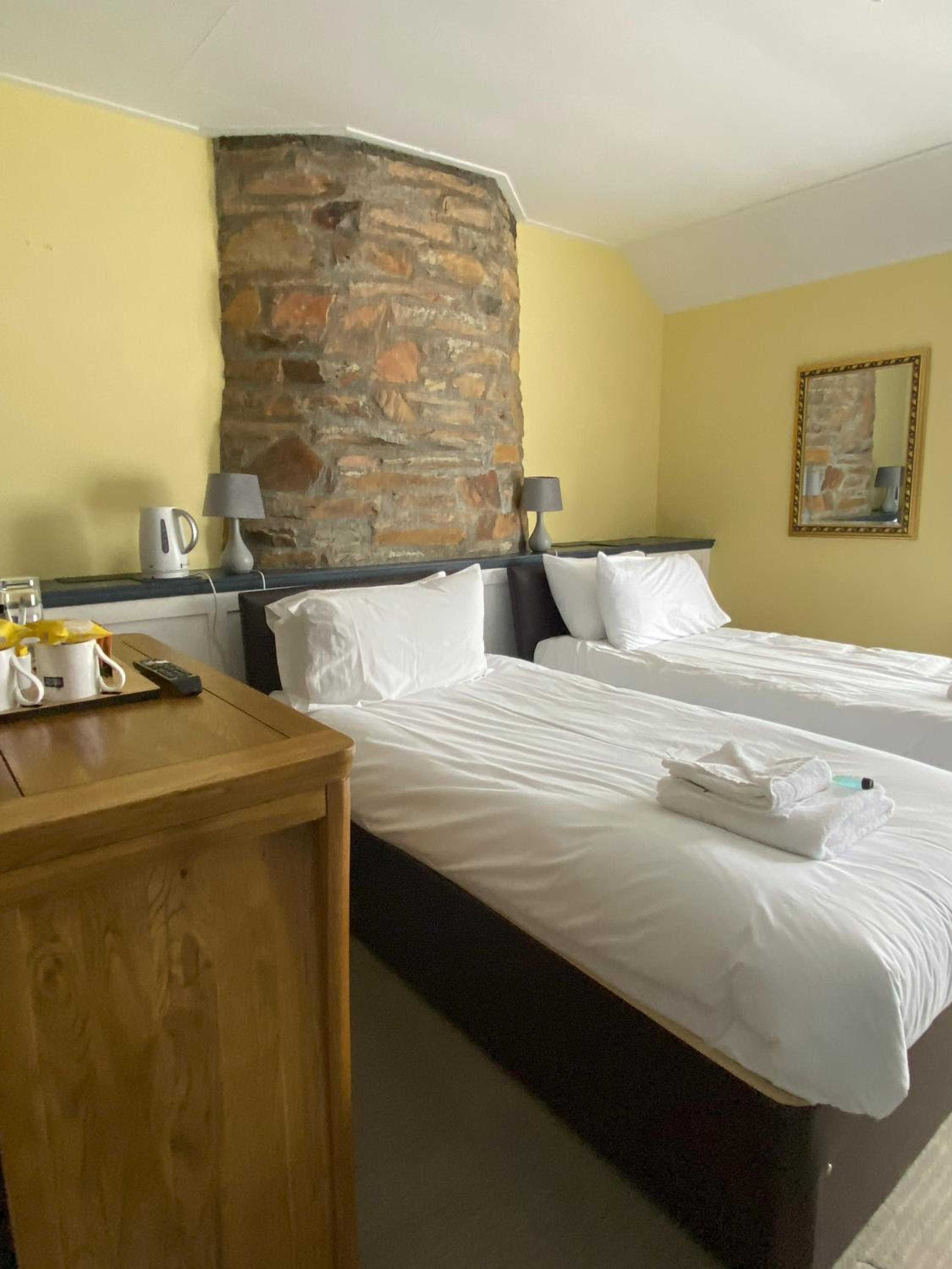 Standard Twin Room photo 3