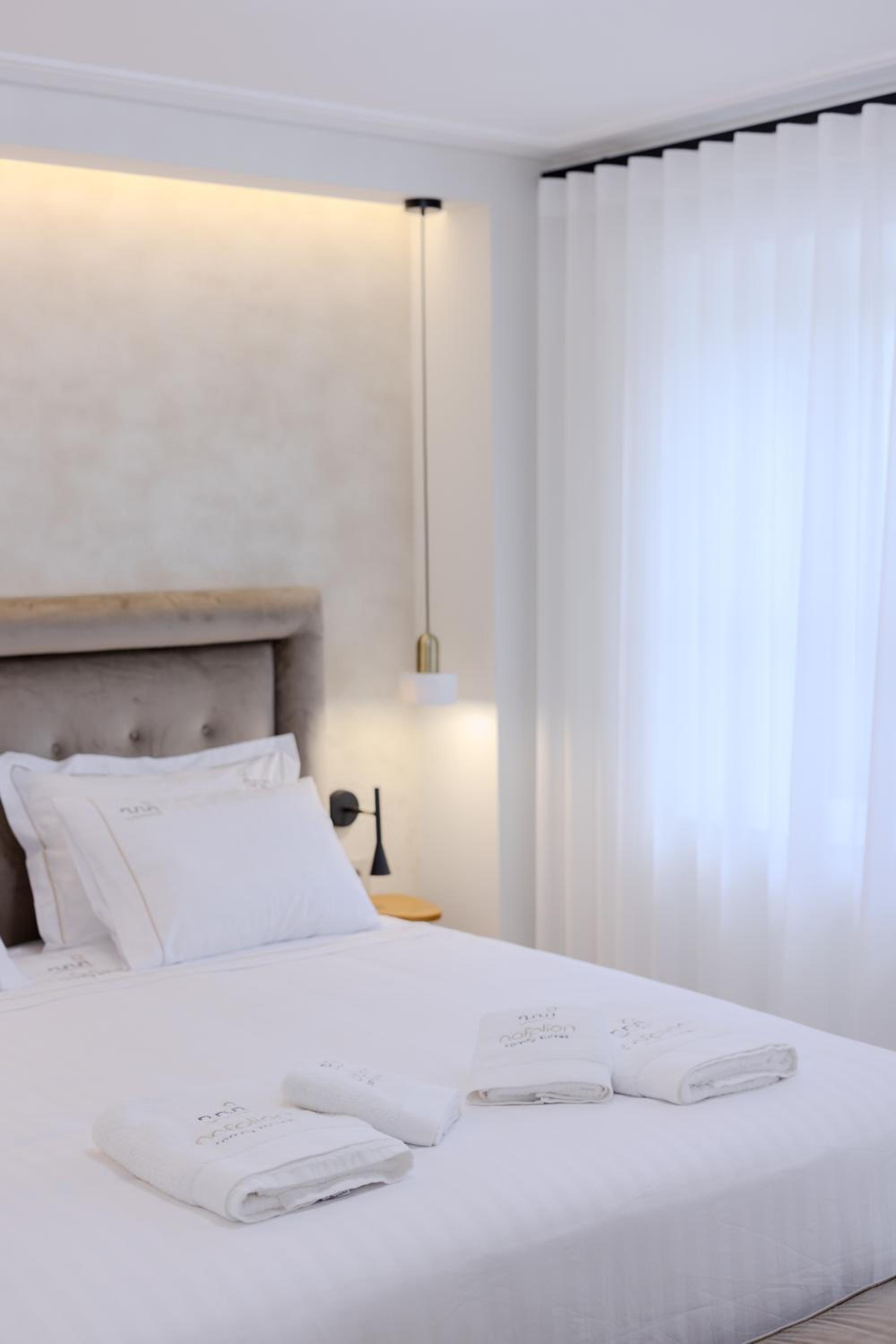 Deluxe Suite with Sea View photo 3