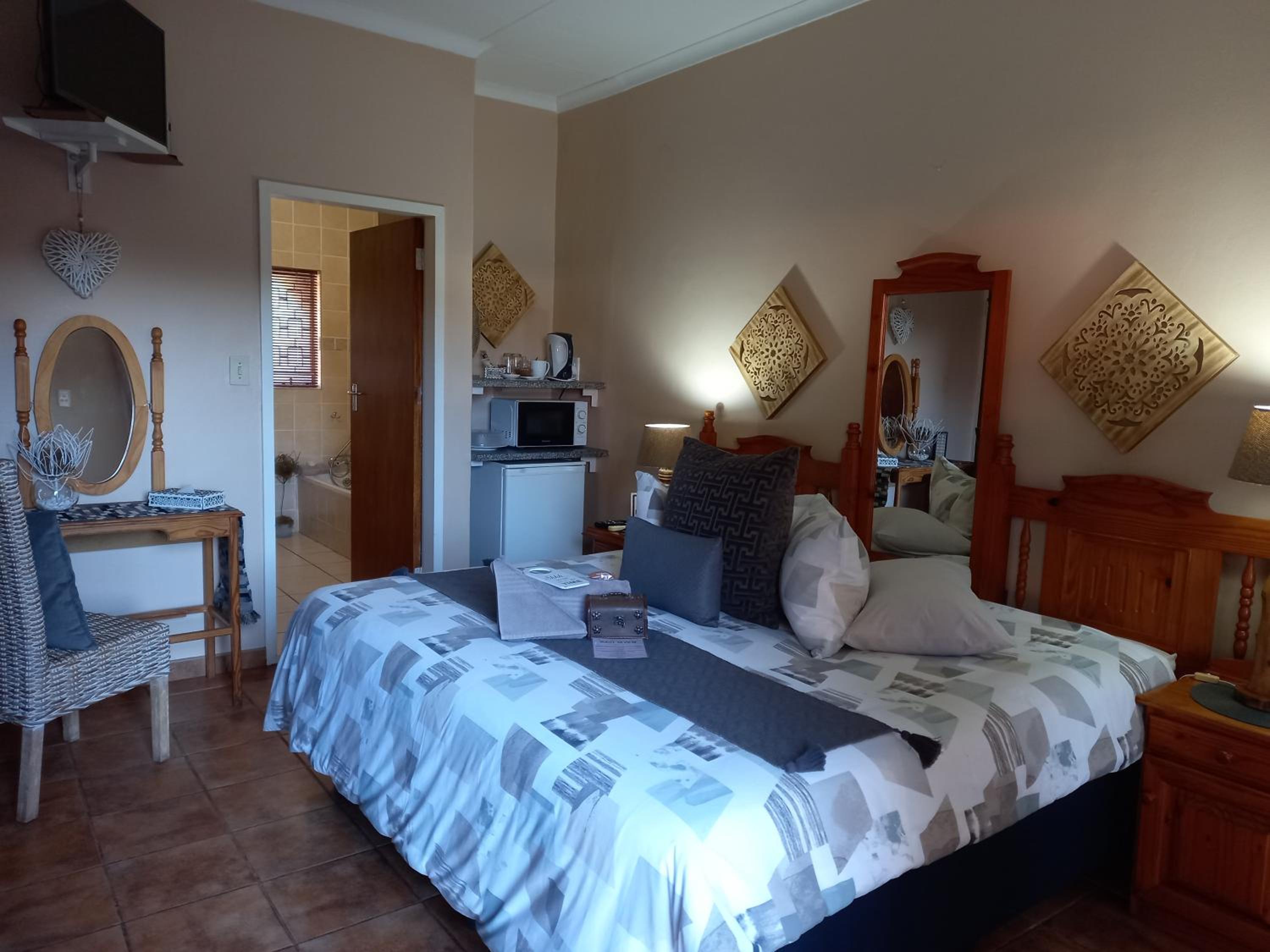 Standard King Room photo 1