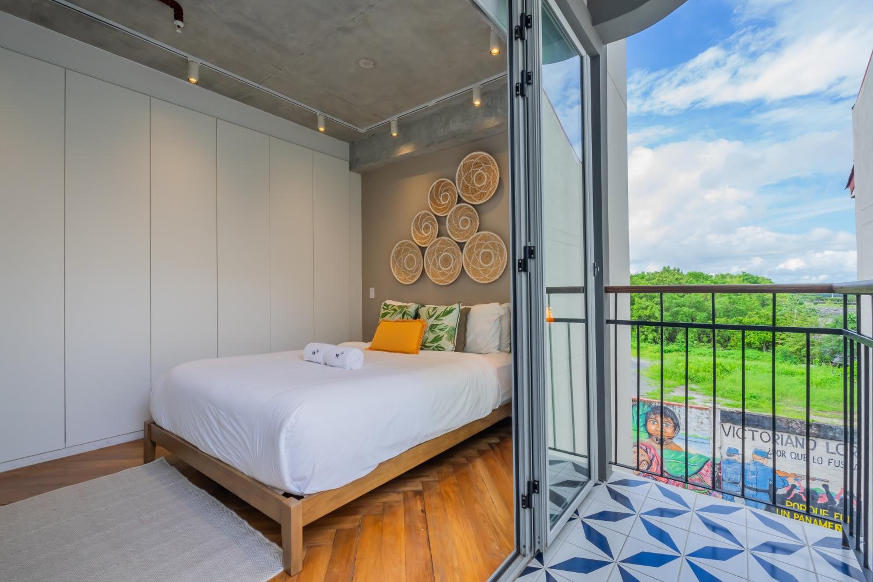 Two-Bedroom Deluxe Apartment with Balcony
