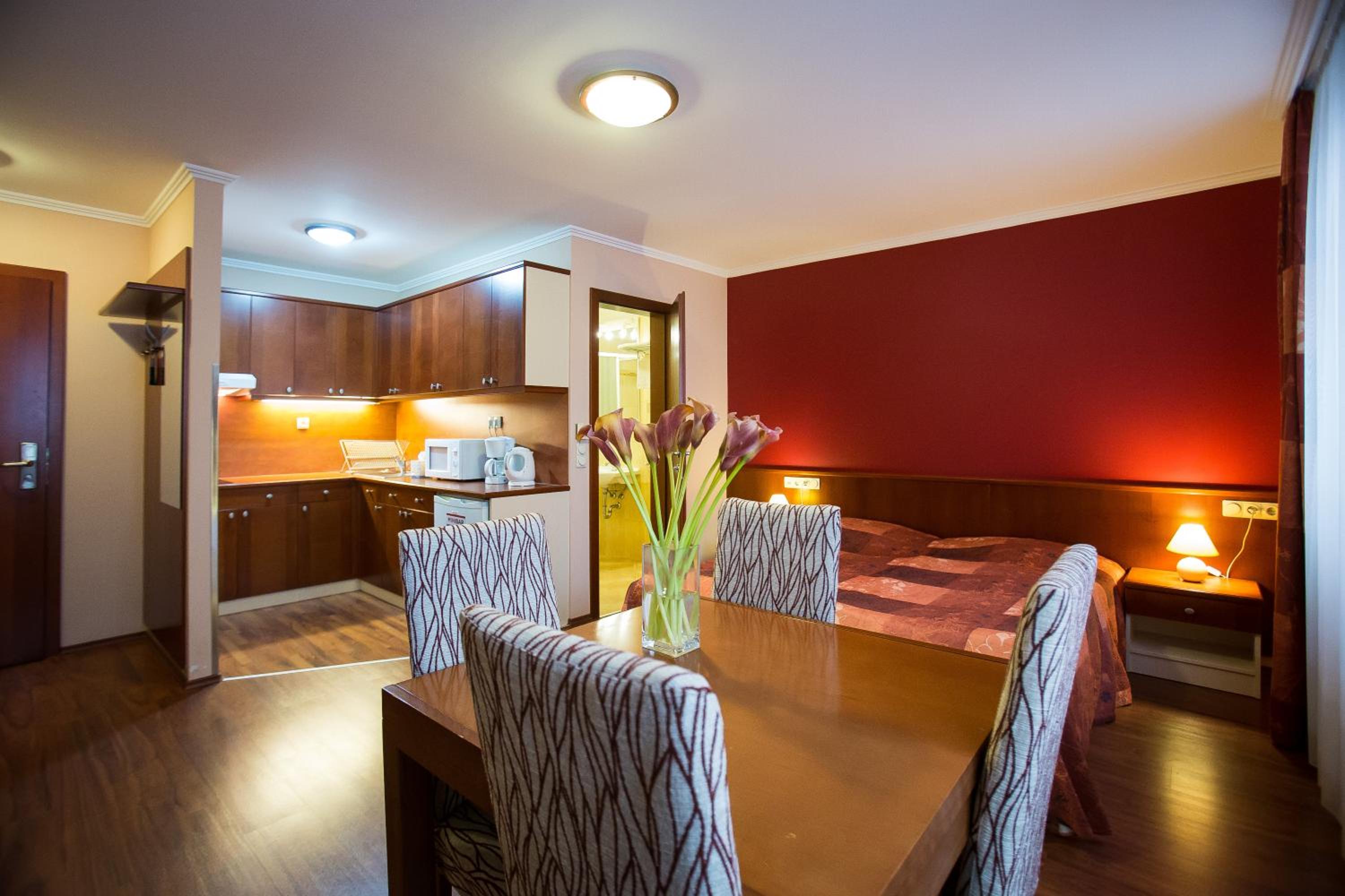 Apartment - Photo 14