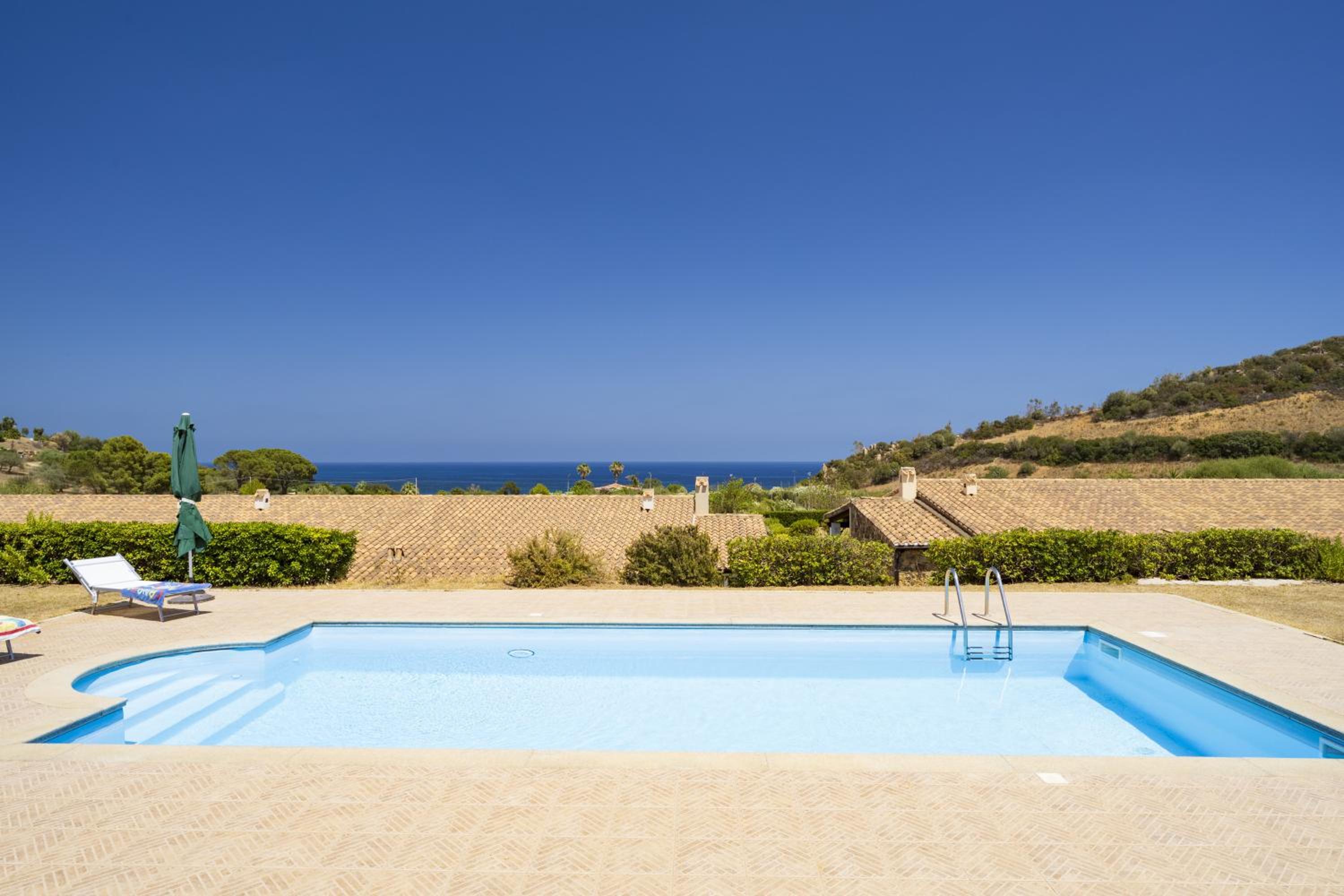 Two-Bedroom Deluxe Apartment with Ocean View photo 2