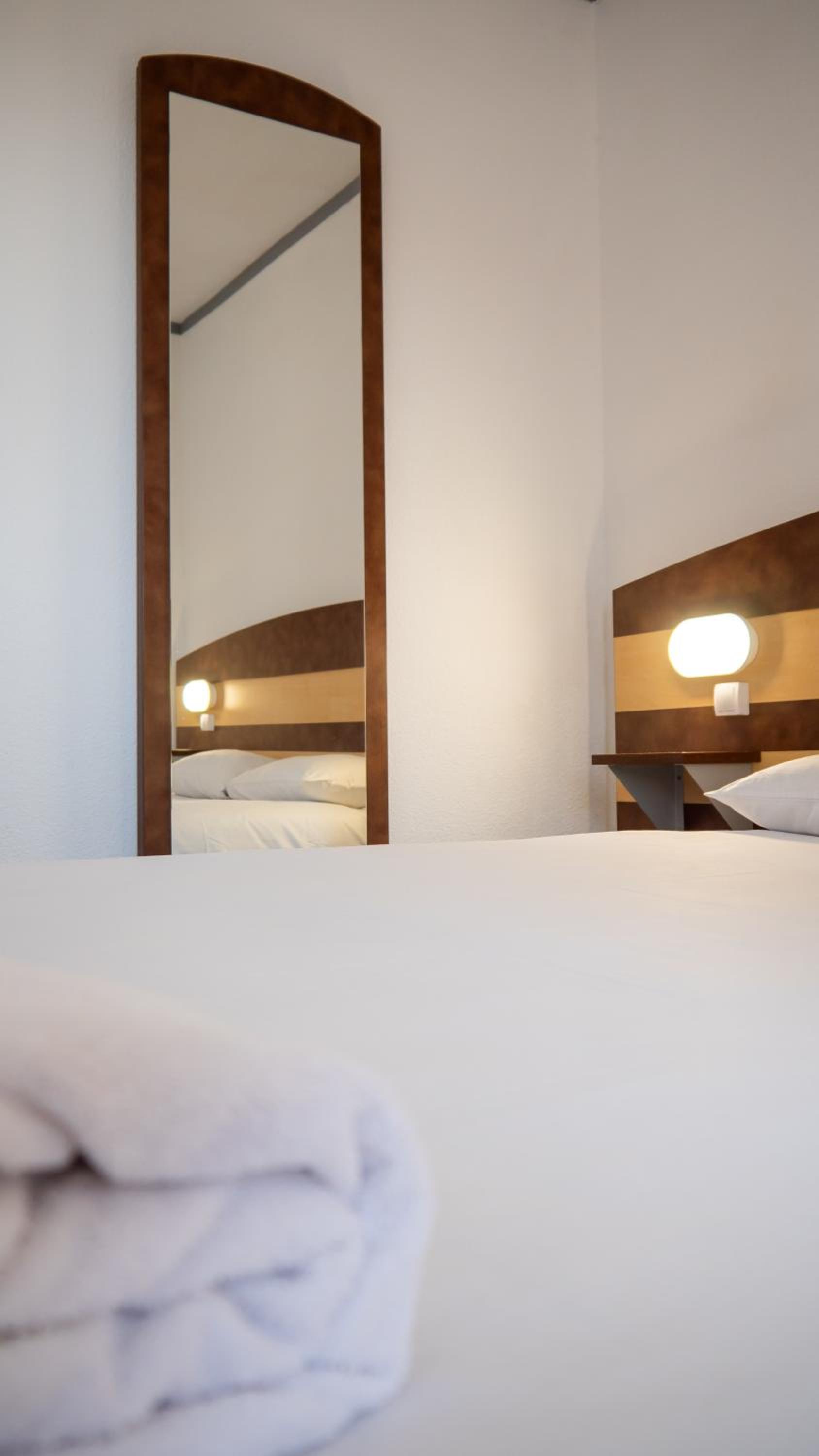 Double Room with Private Bathroom - Photo 3