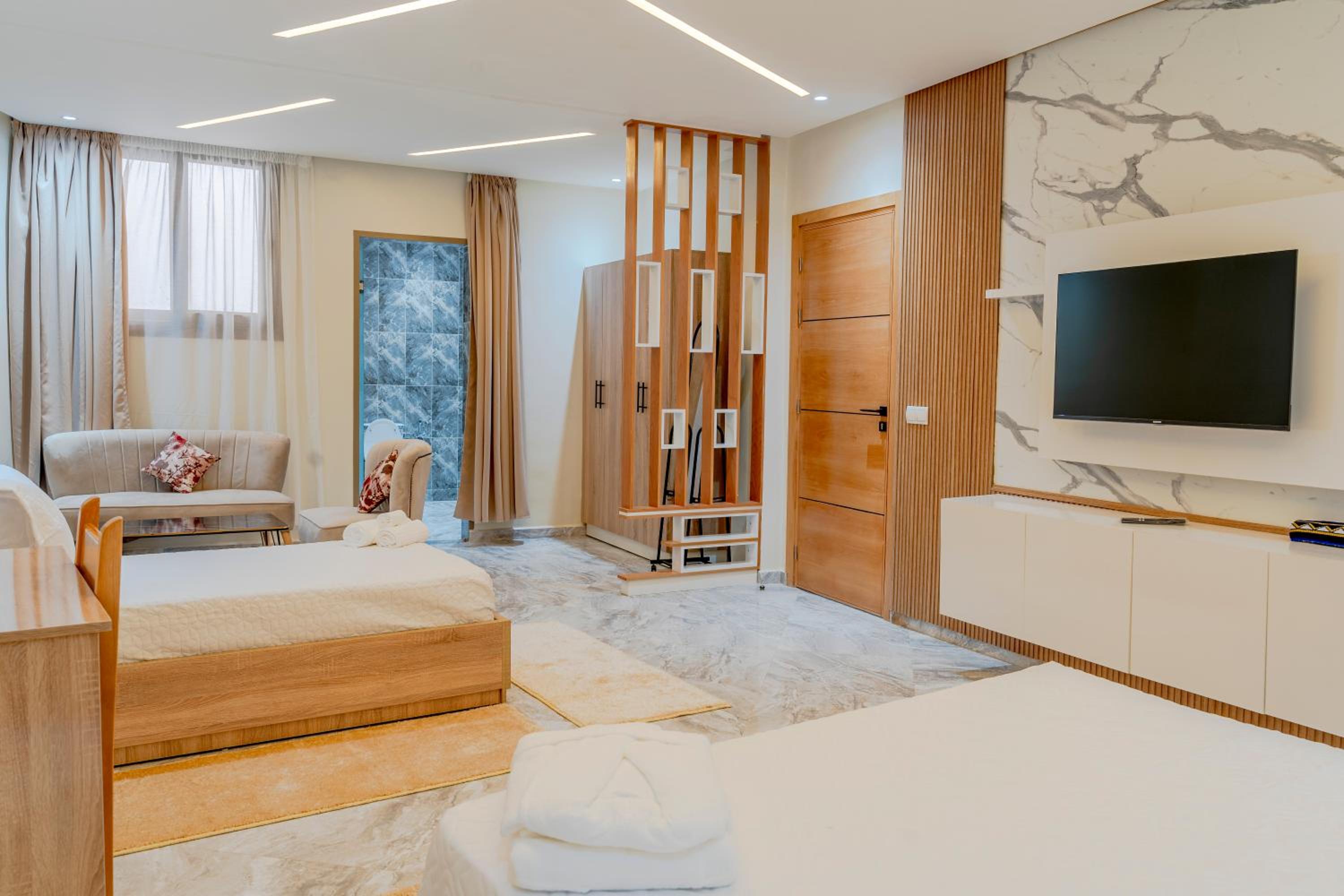 Suite with City View photo 3