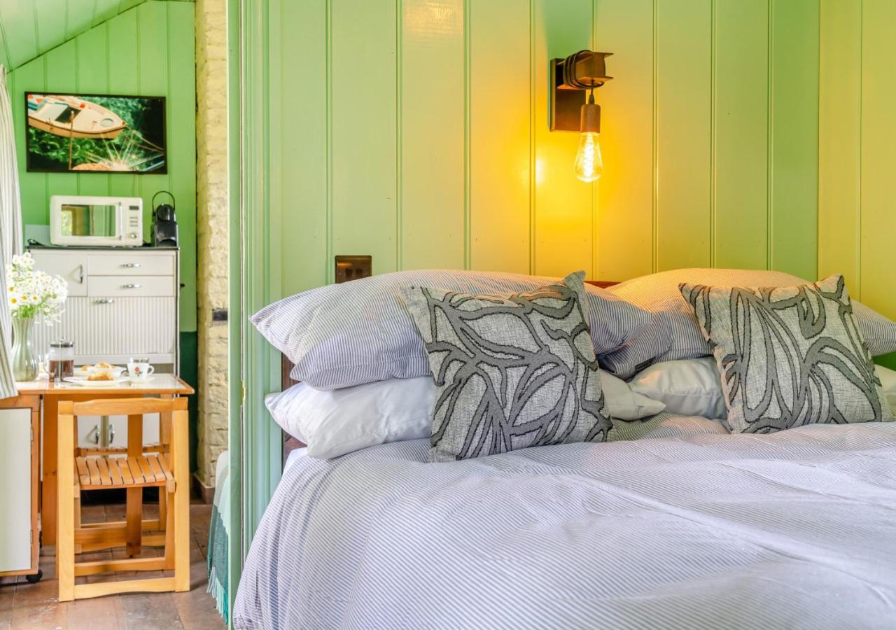 One-Bedroom House photo 1