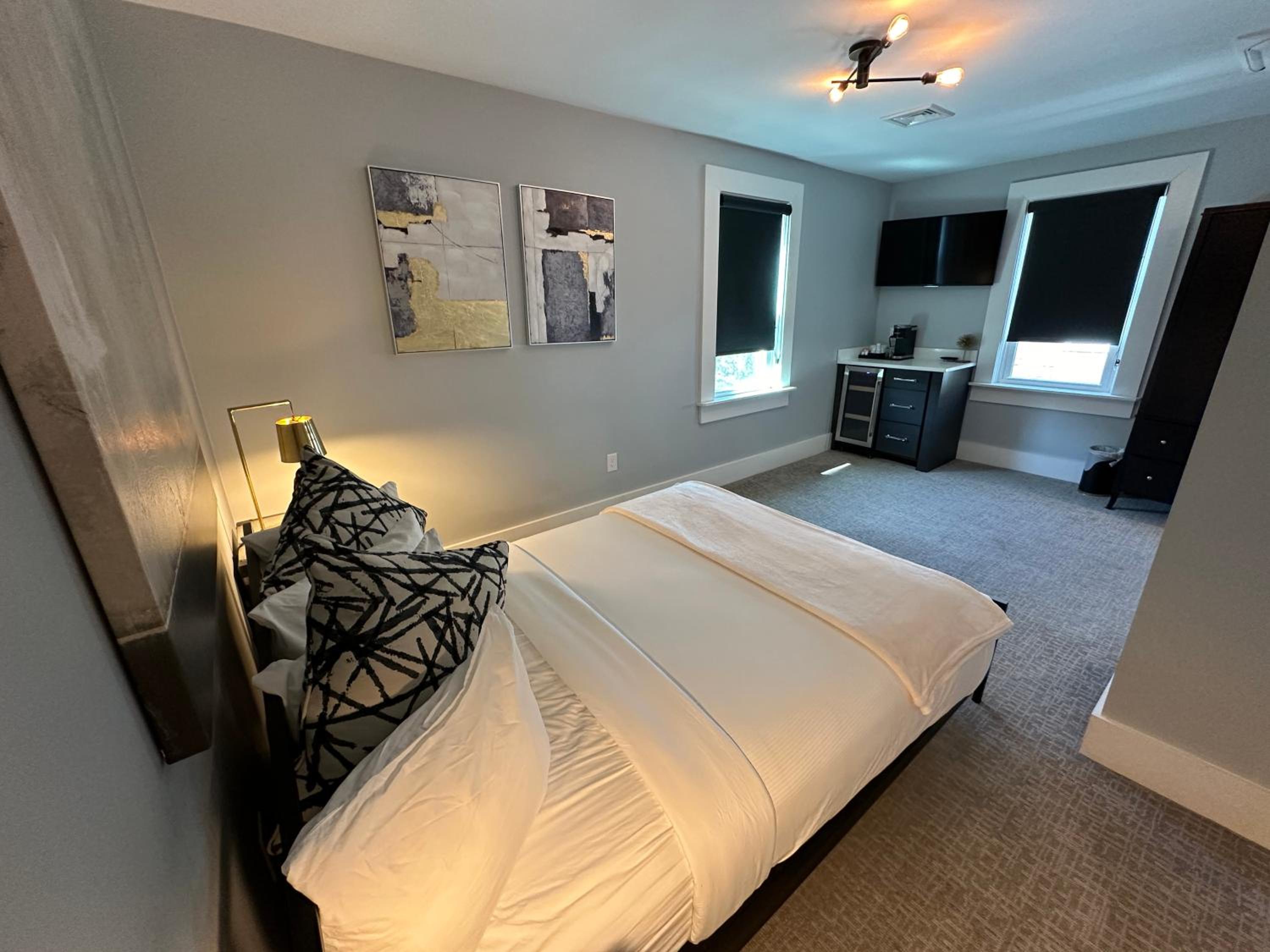 Seven-Bedroom House photo 2