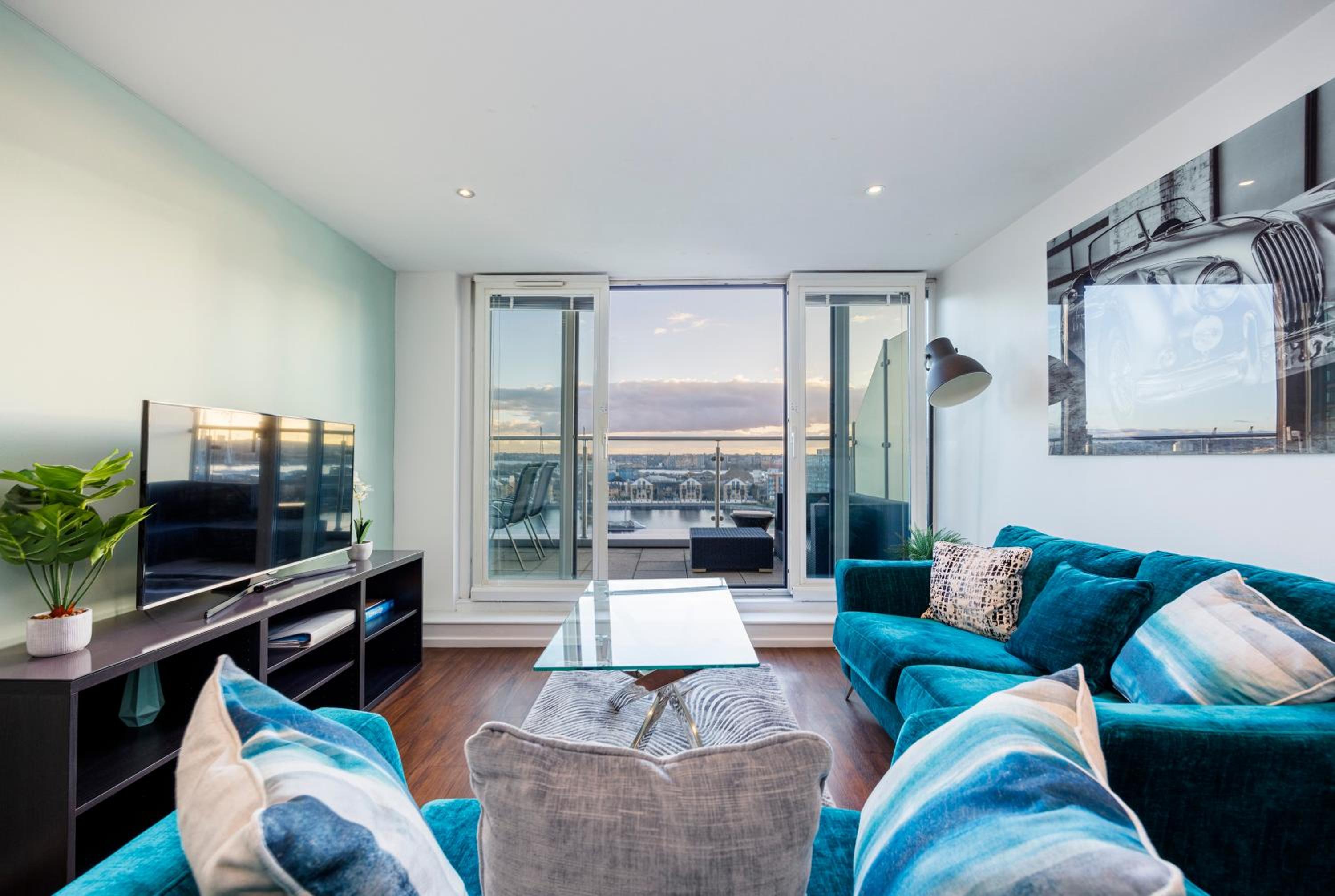 Apartment with View and Balcony photo 3