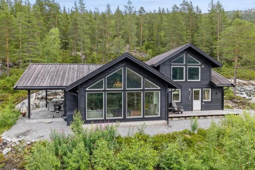 Four-Bedroom House photo 1