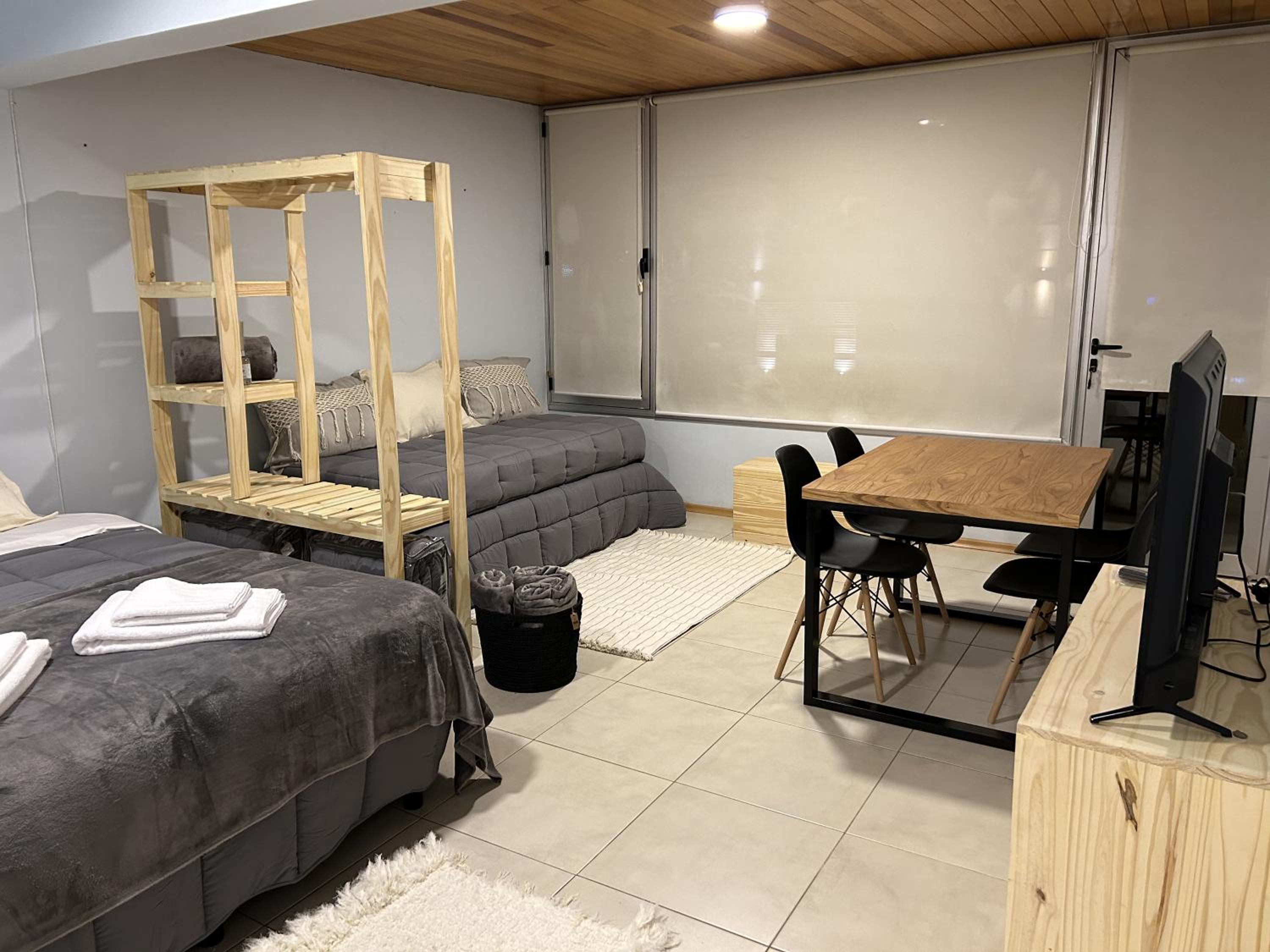 One-Bedroom Apartment photo 1