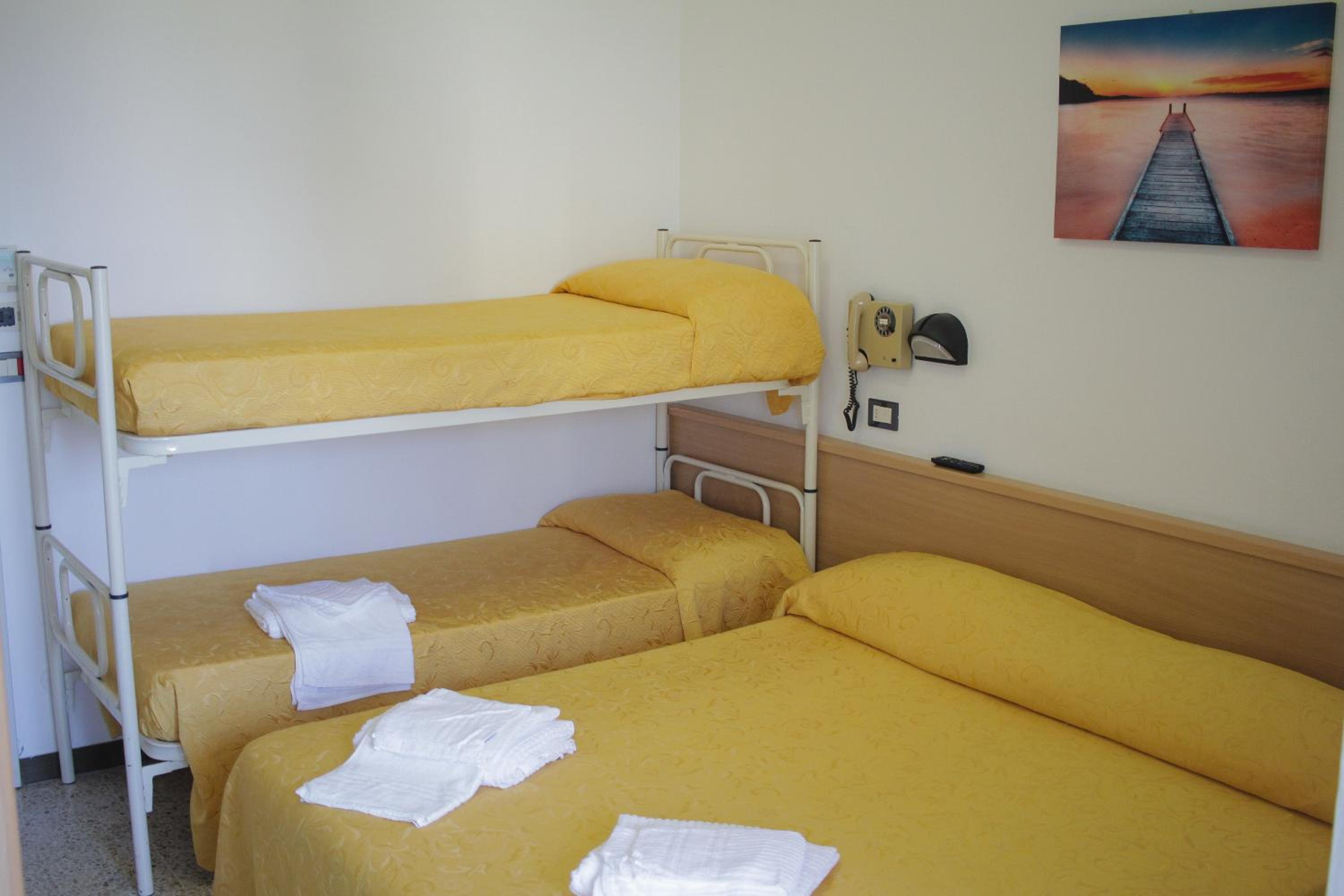 Classic Quadruple Room - Photo 1