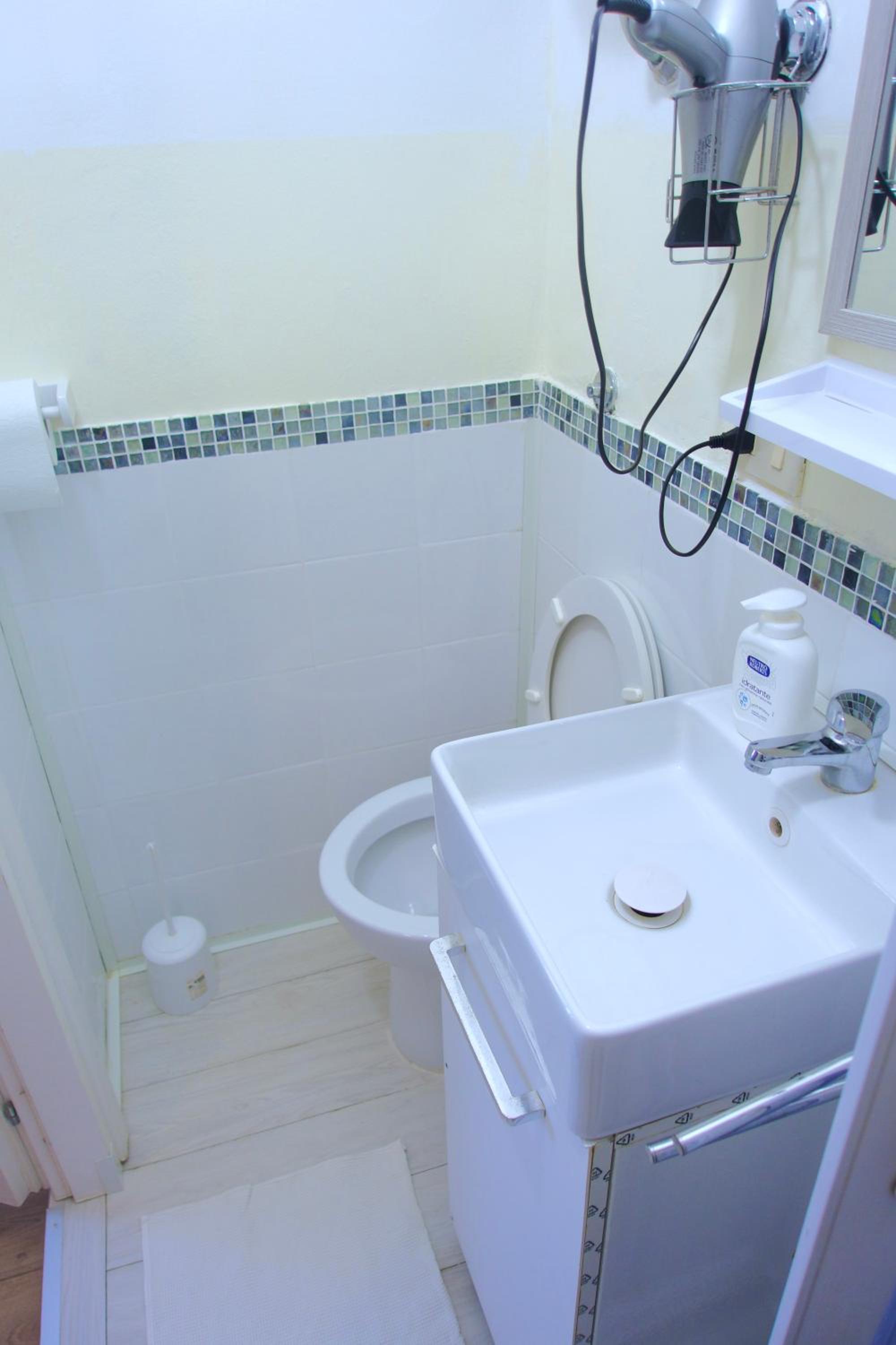 Double Room with Private Bathroom photo 2