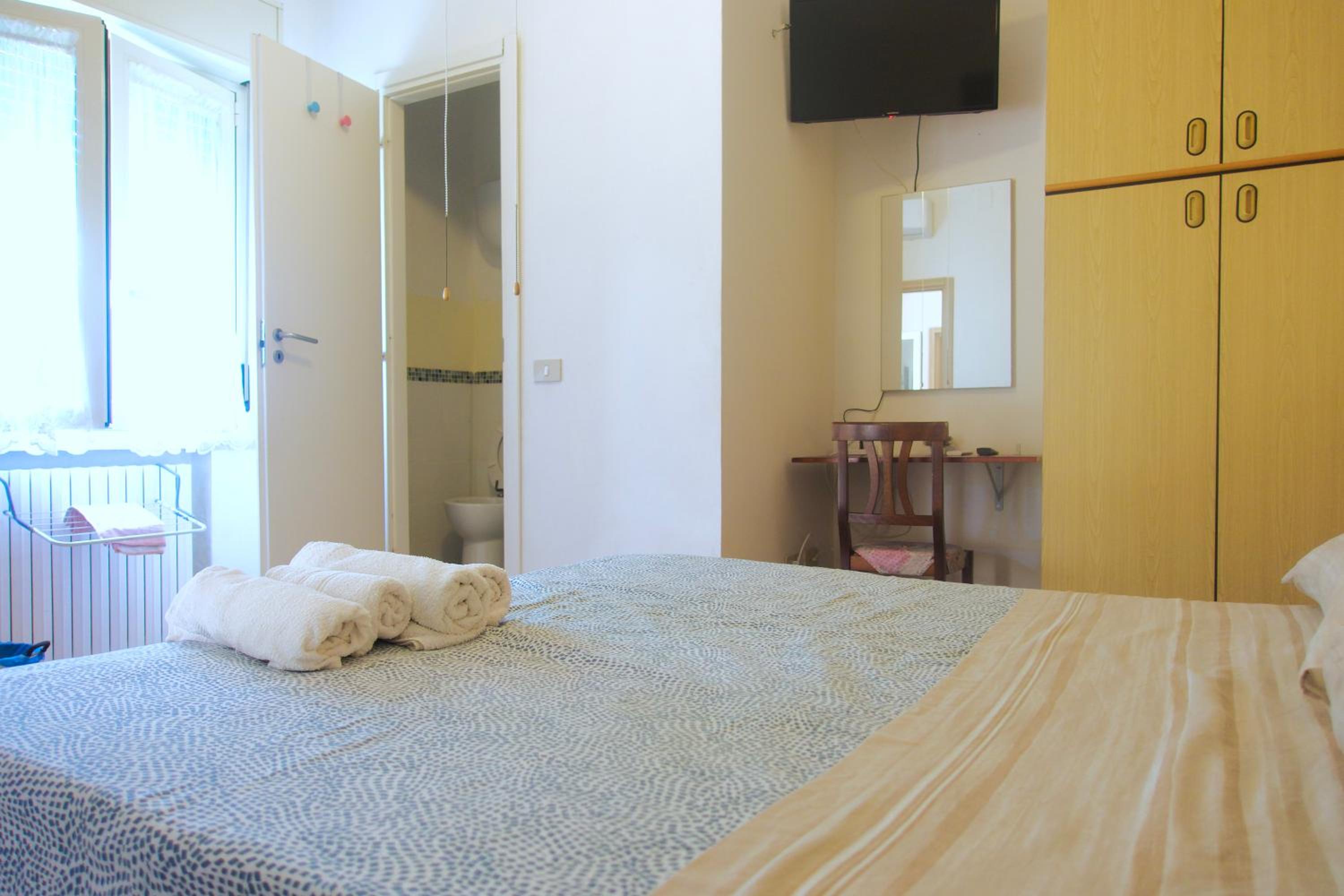 Double Room with Private Bathroom photo 3
