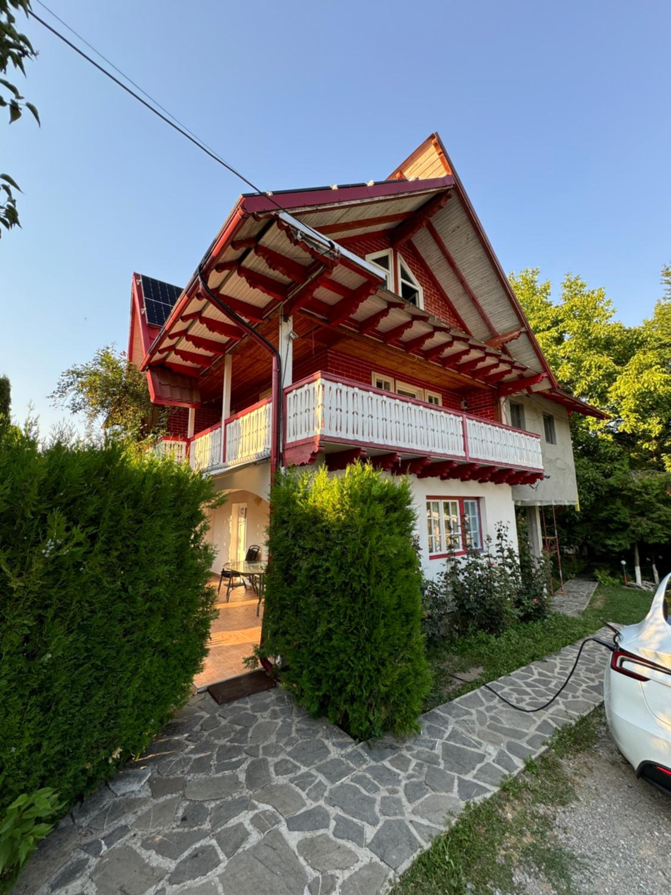 Three-Bedroom House photo 2