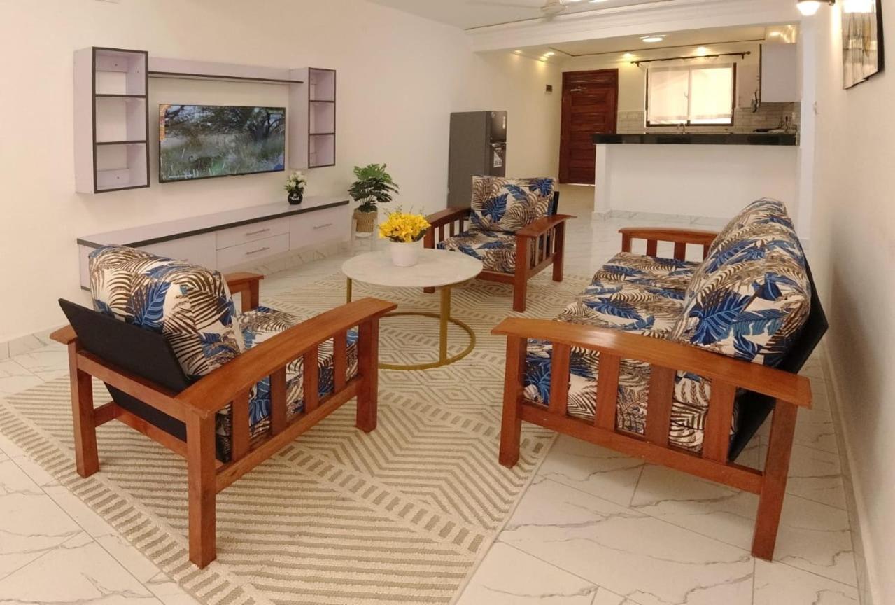 Two-Bedroom Apartment with Balcony photo 1