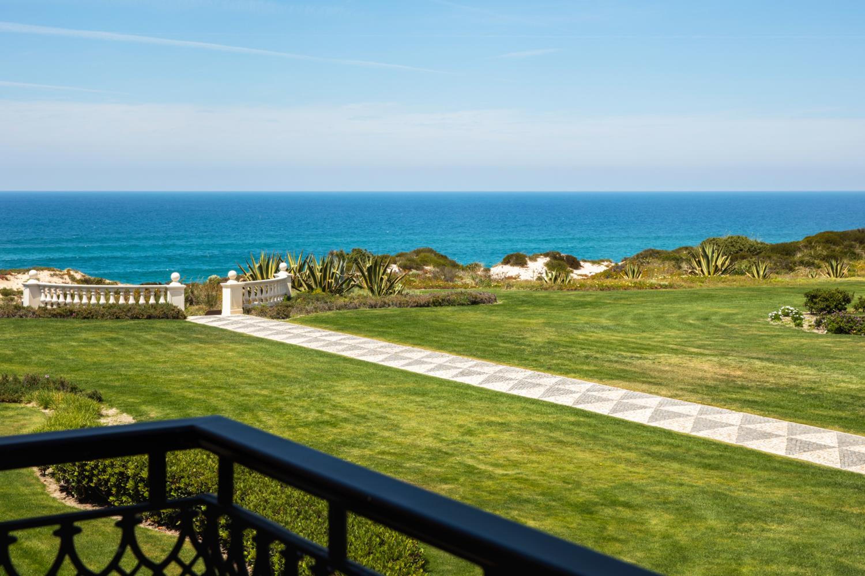 Double Room with 2 Double Beds and Oceanside View - Photo 5