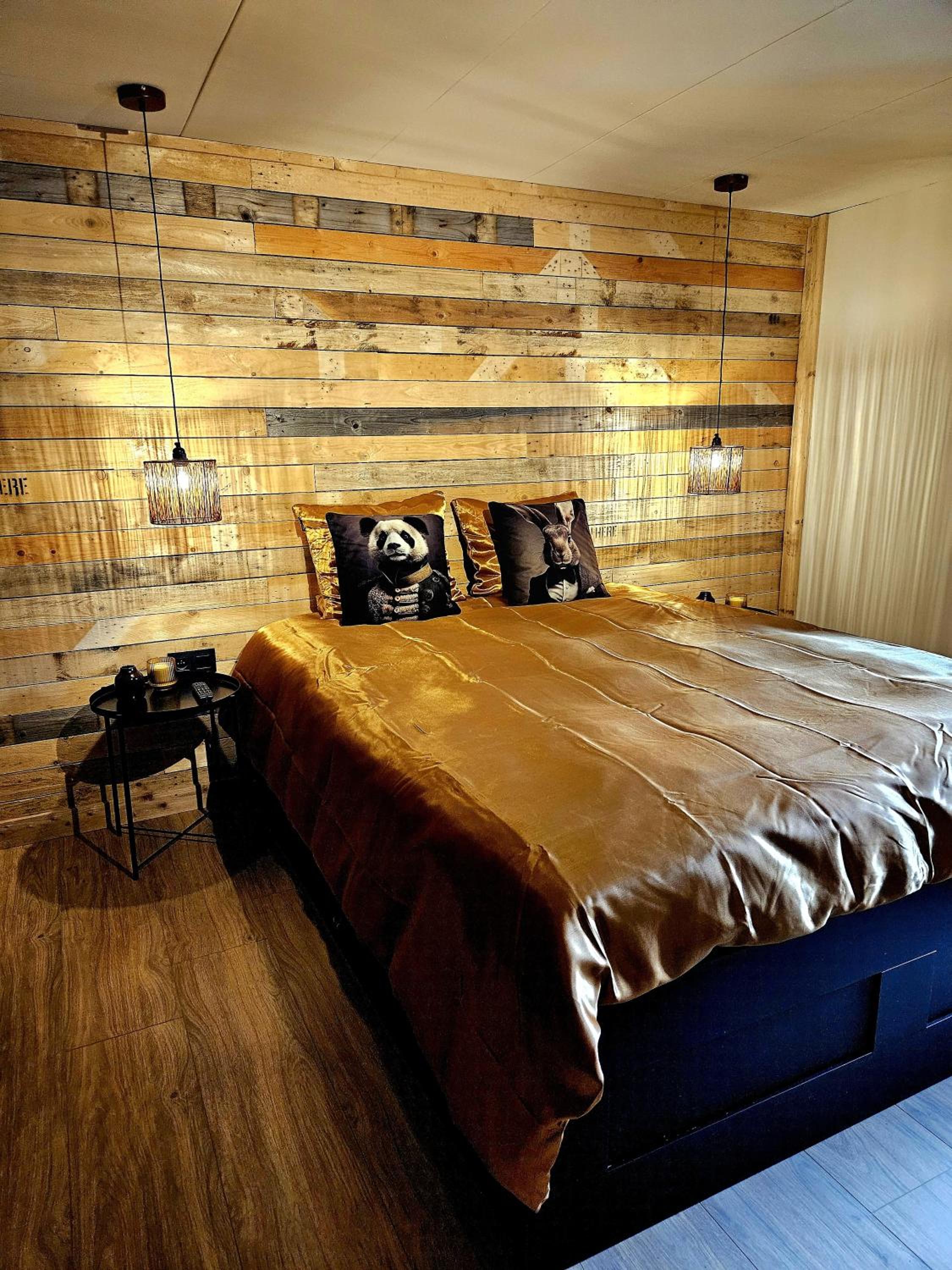Deluxe Double Room with Bath photo 1
