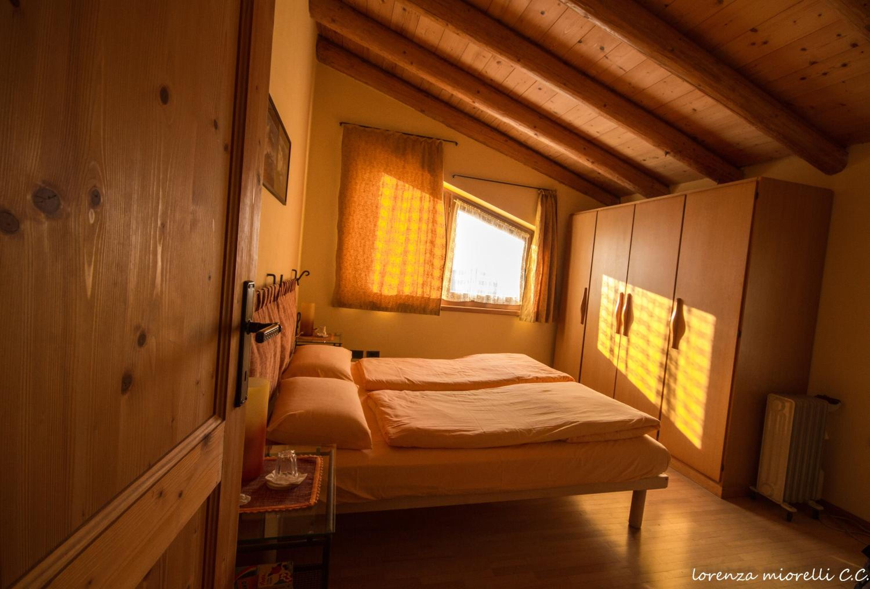 Double or Twin Room with Shared Bathroom photo 1