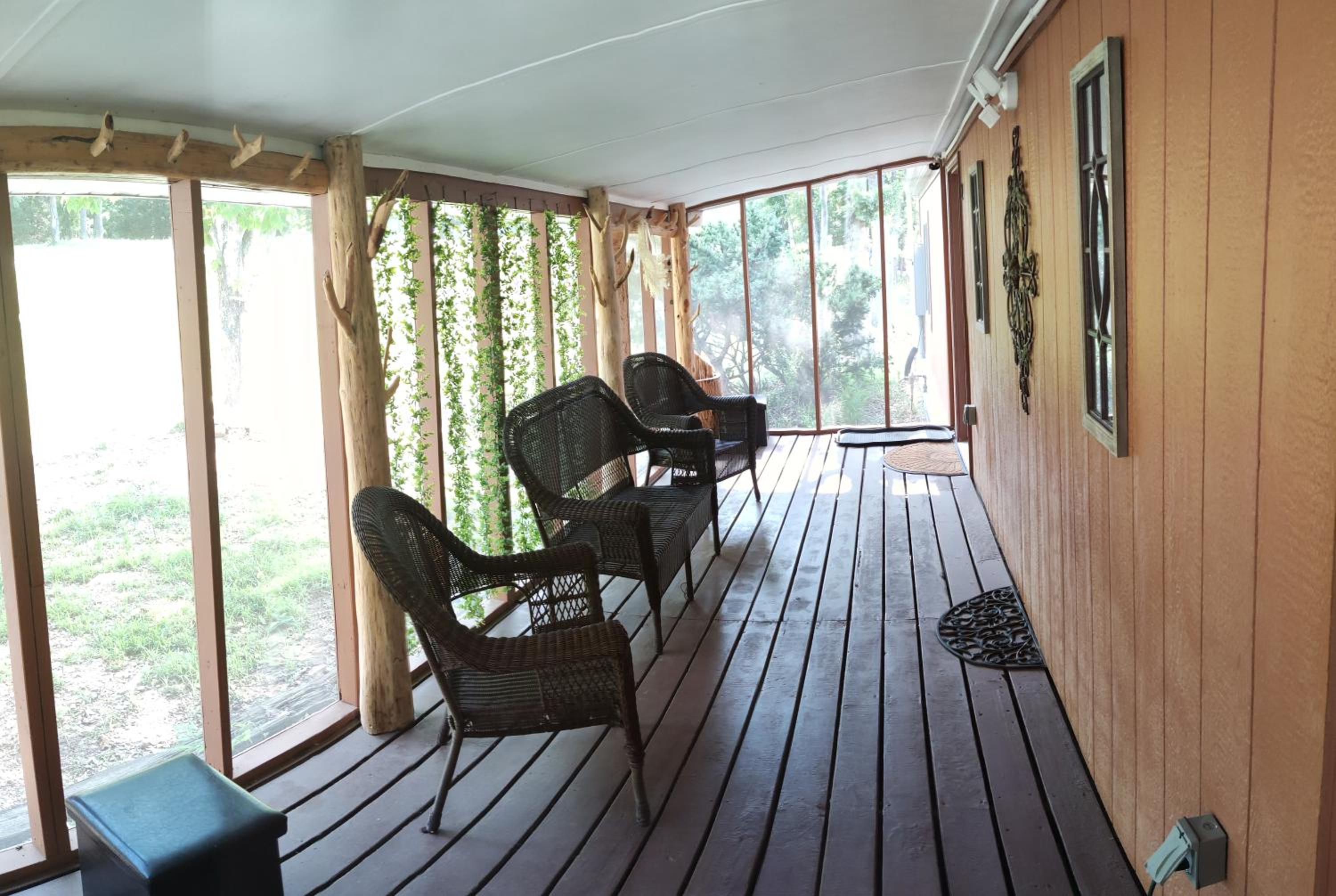 Apartment with Lake View - Photo 36