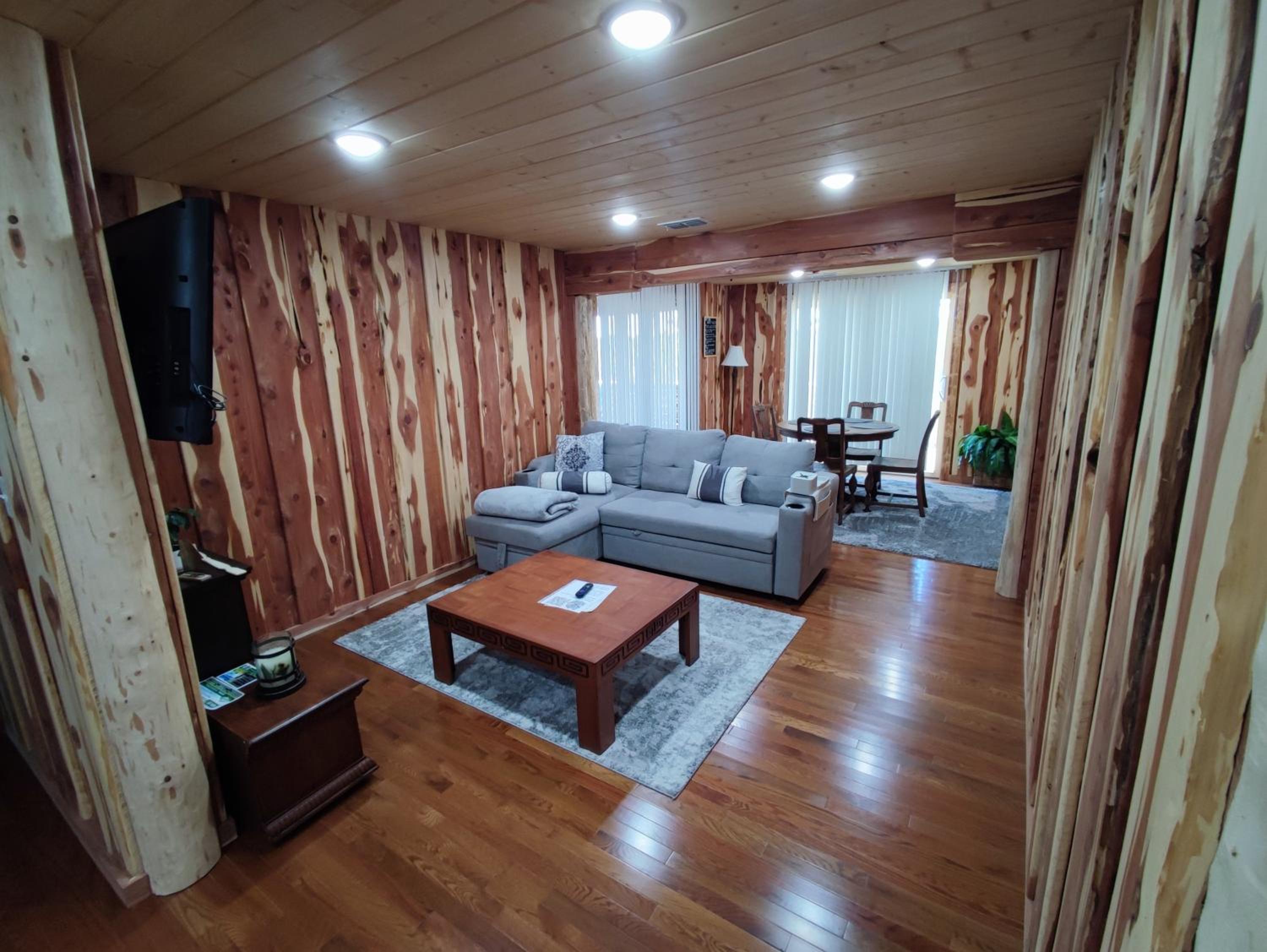 Apartment with Lake View - Photo 1