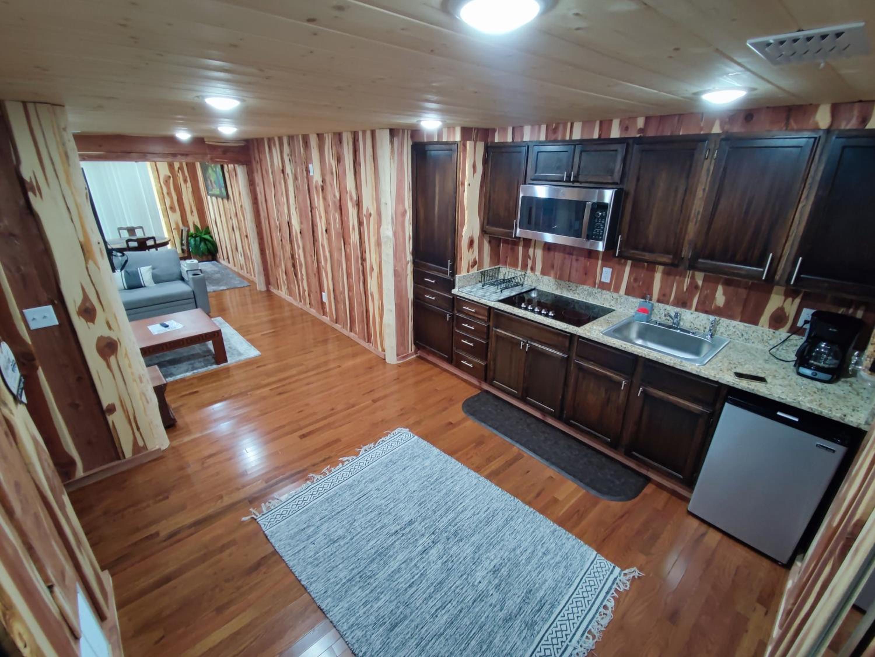 Apartment with Lake View - Photo 7
