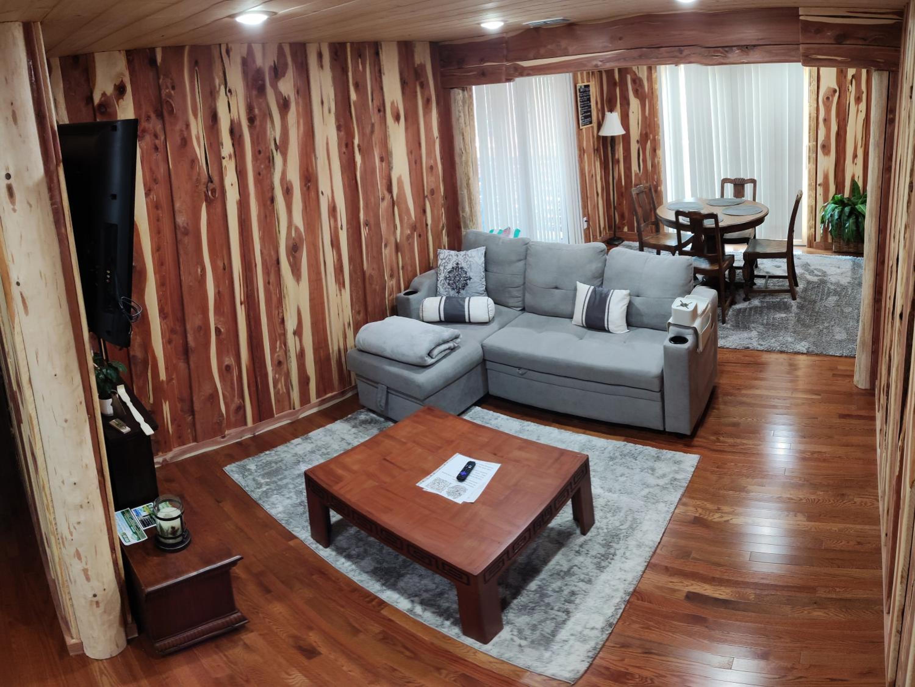 Apartment with Lake View - Photo 23