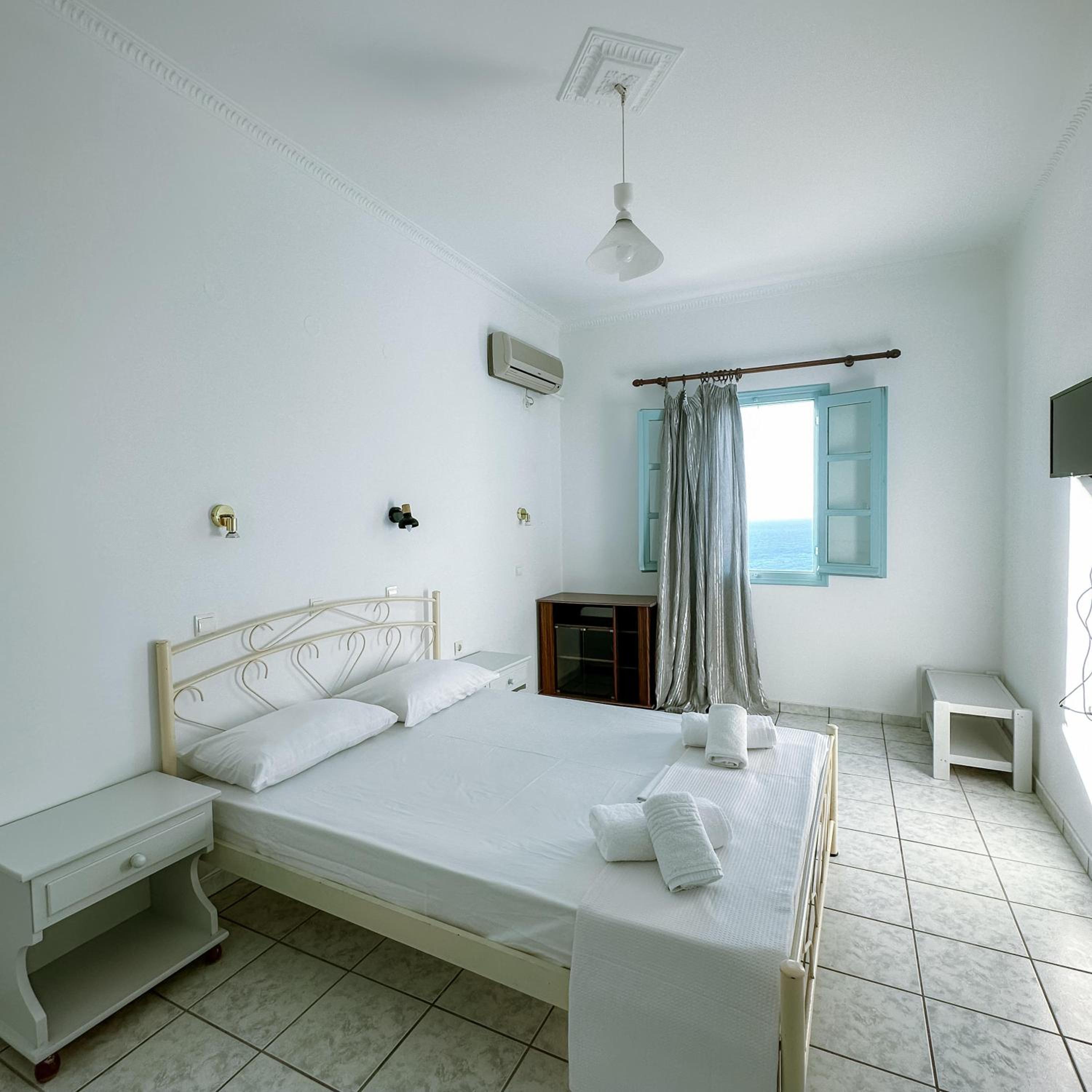 Budget Double Room - Photo 3