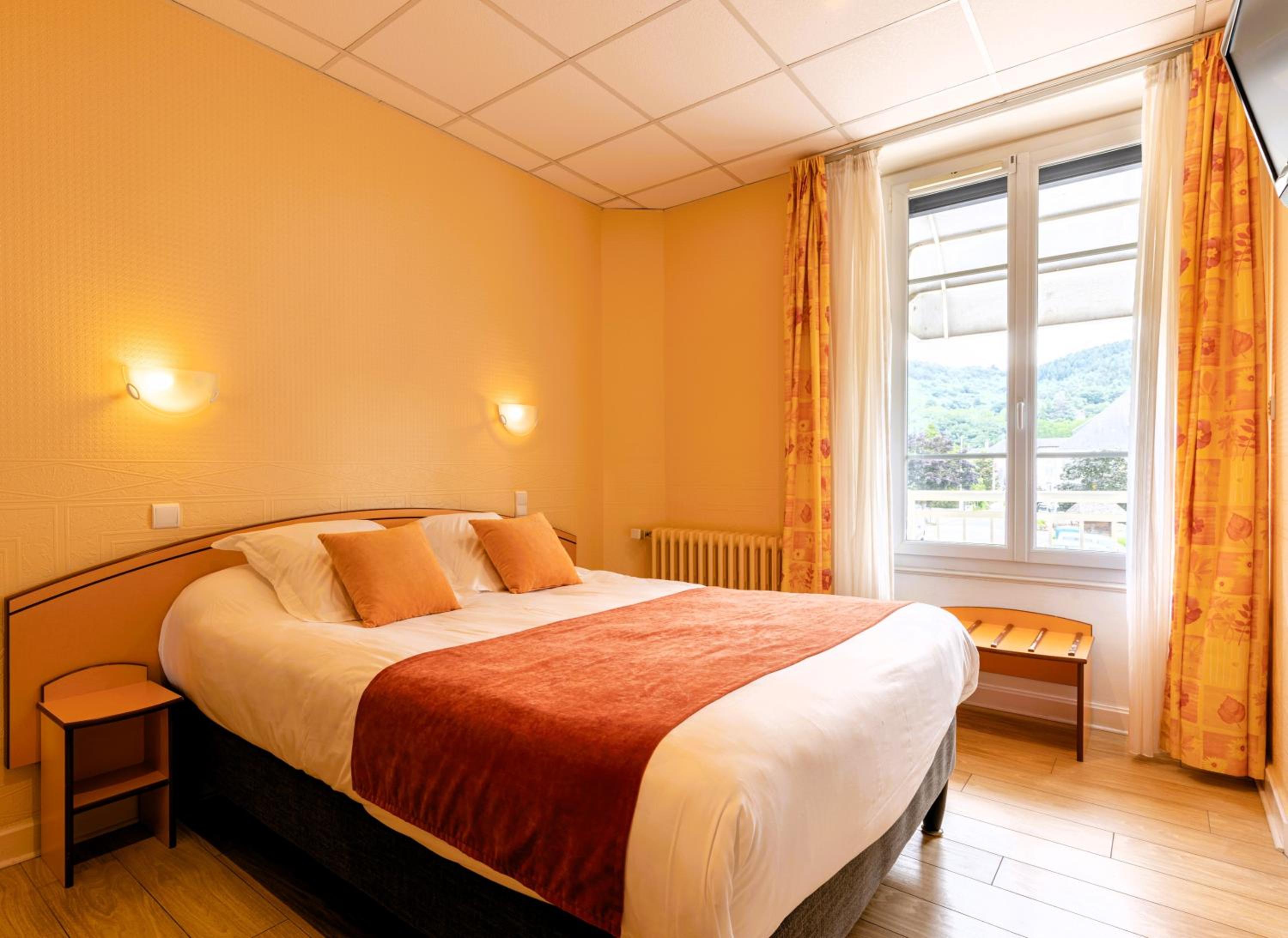 Double Room with Shower - Photo 5
