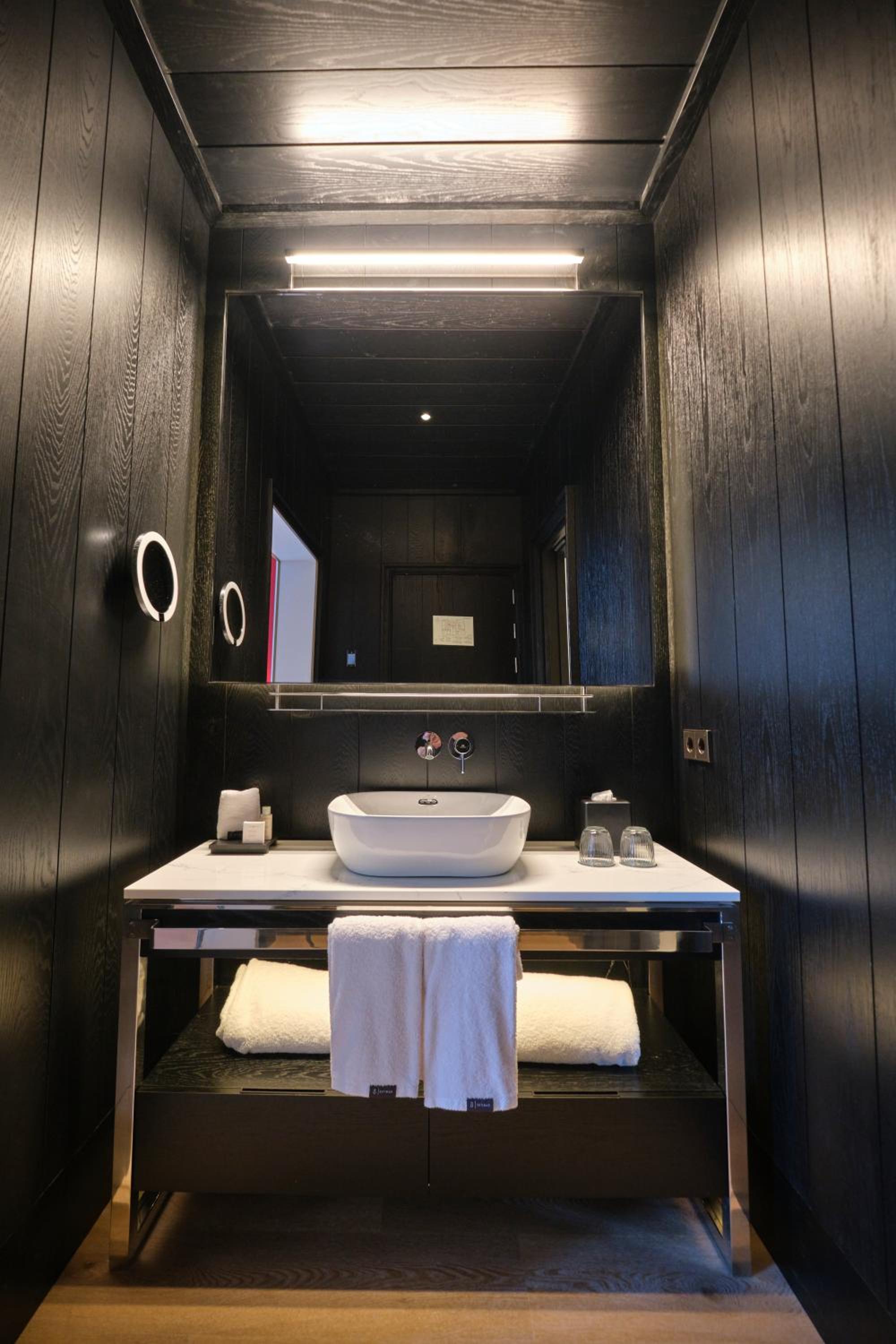 Standard Double Room - Photo 5