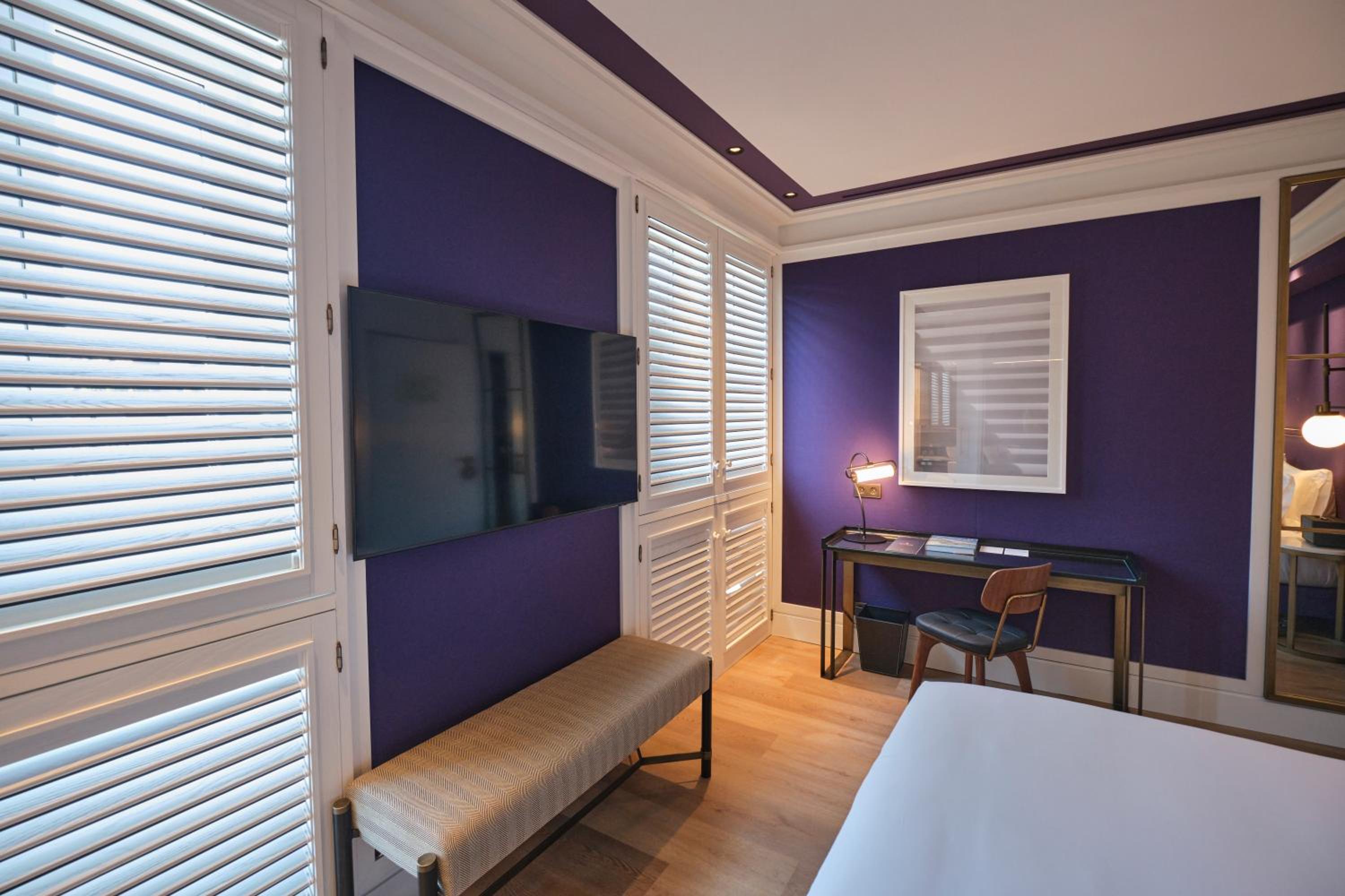 Deluxe Room - Photo 5