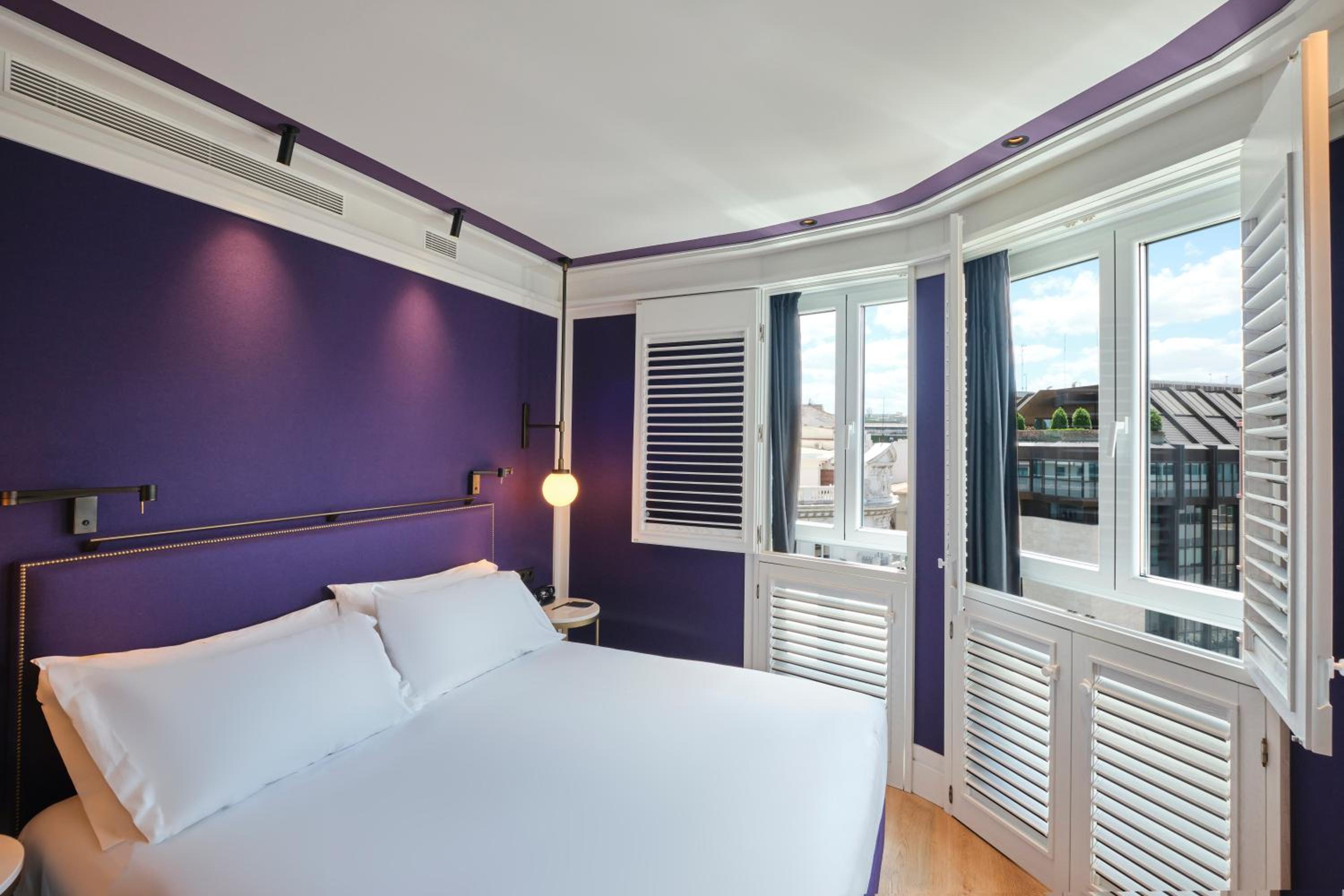 Deluxe Room - Photo 2