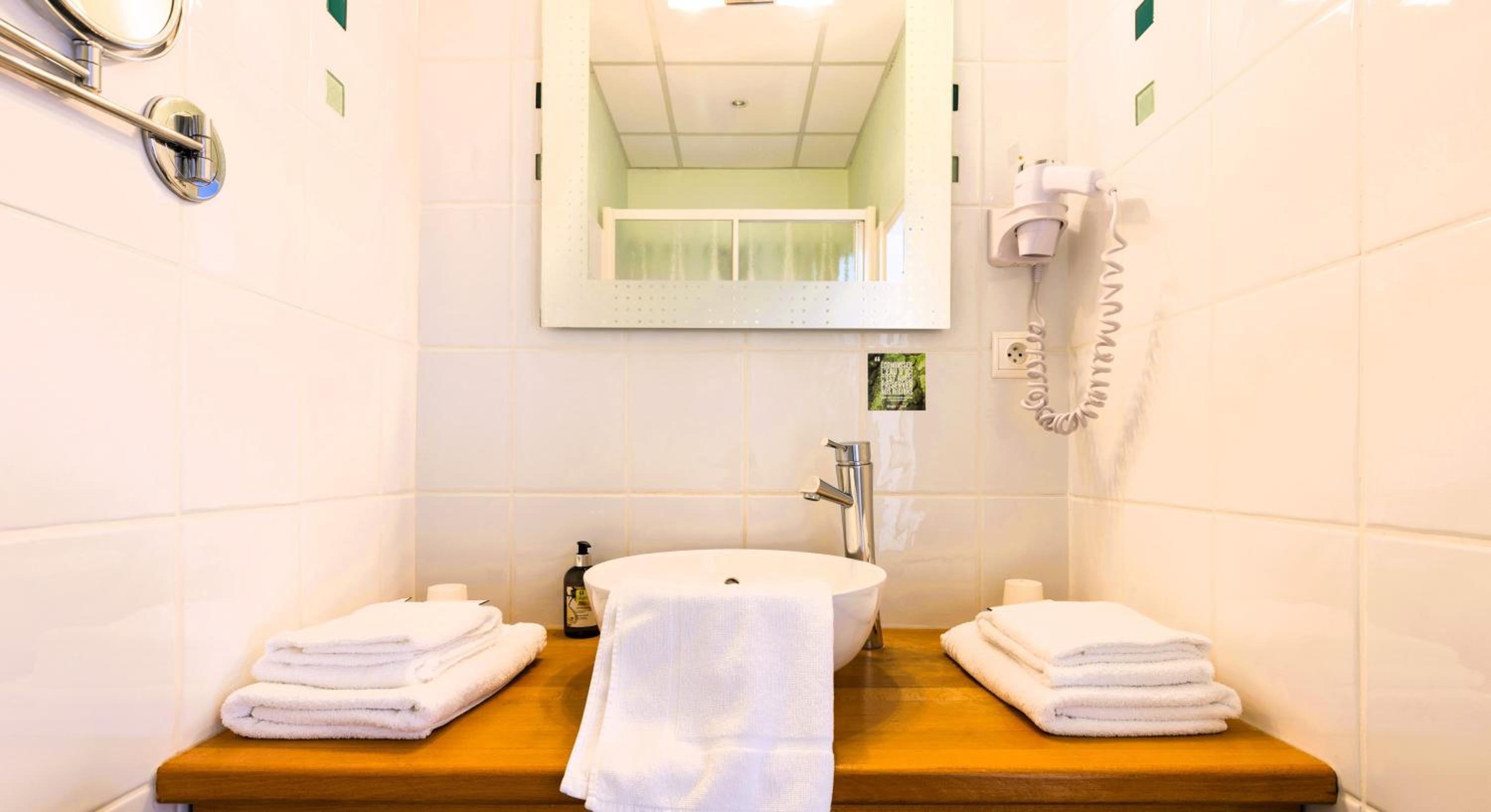 Double Room with Shower - Photo 18