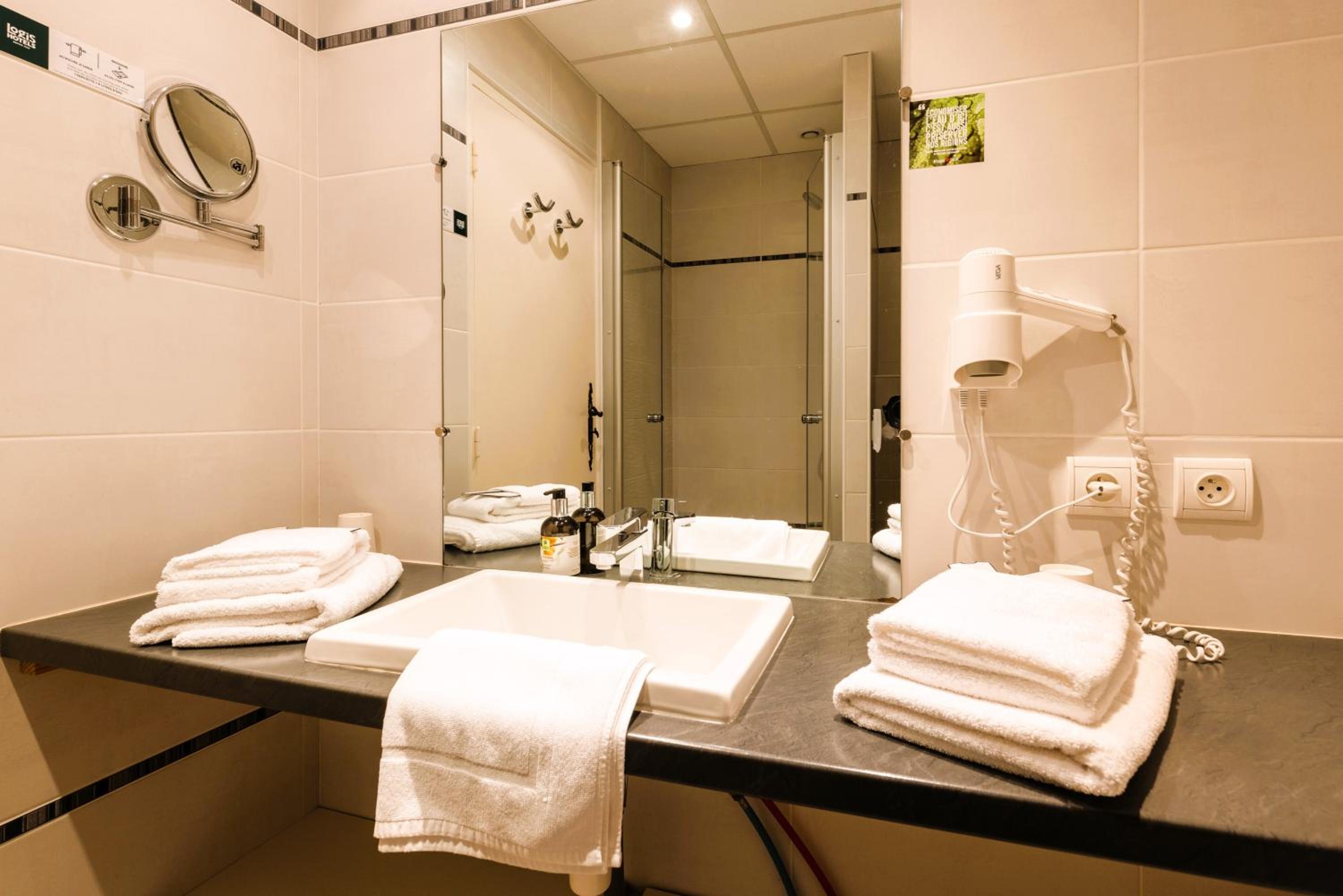 Double Room with Shower - Photo 12