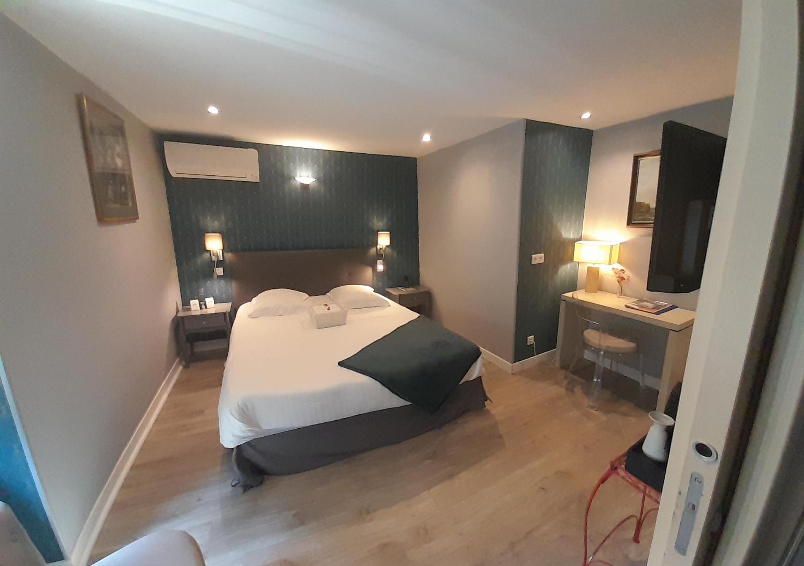 Superior Double Room - Photo 3