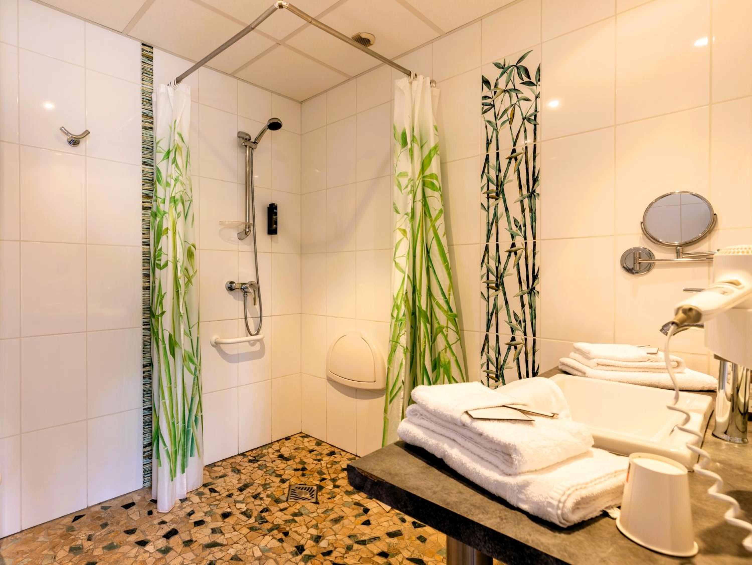 Double Room with Shower - Photo 14