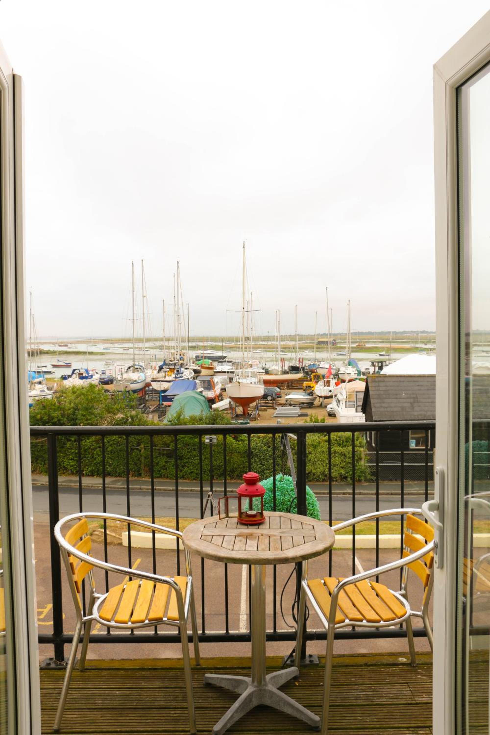 Double Room with Balcony and Sea View - Photo 4