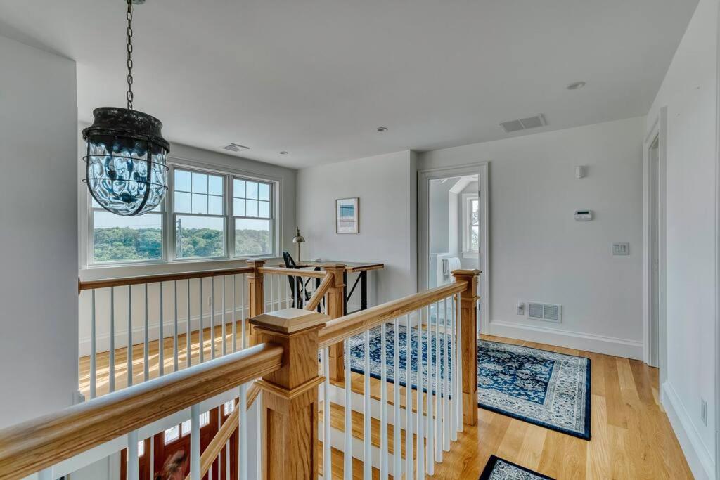 Five-Bedroom House photo 1