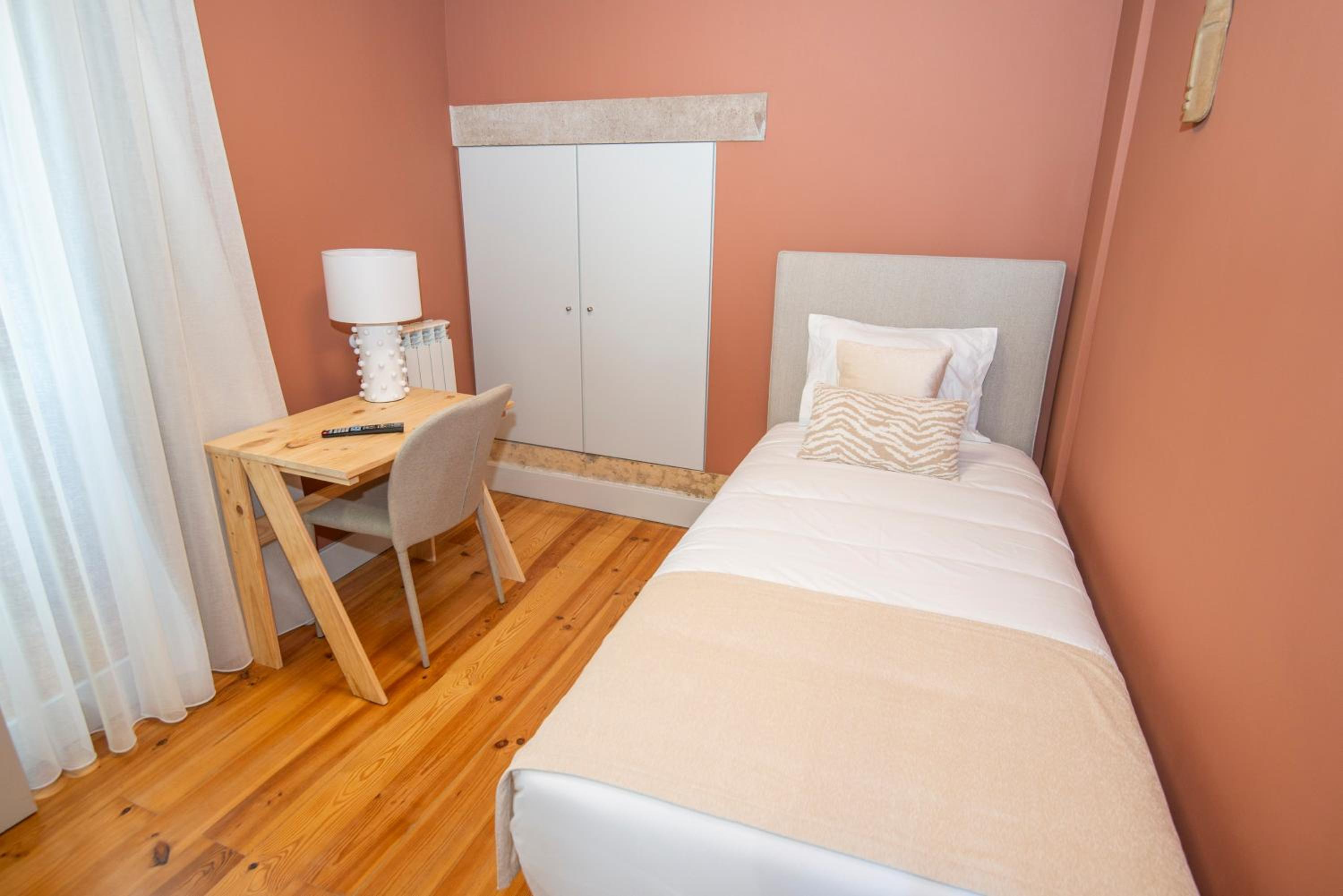 Single Room with Private Bathroom photo 1