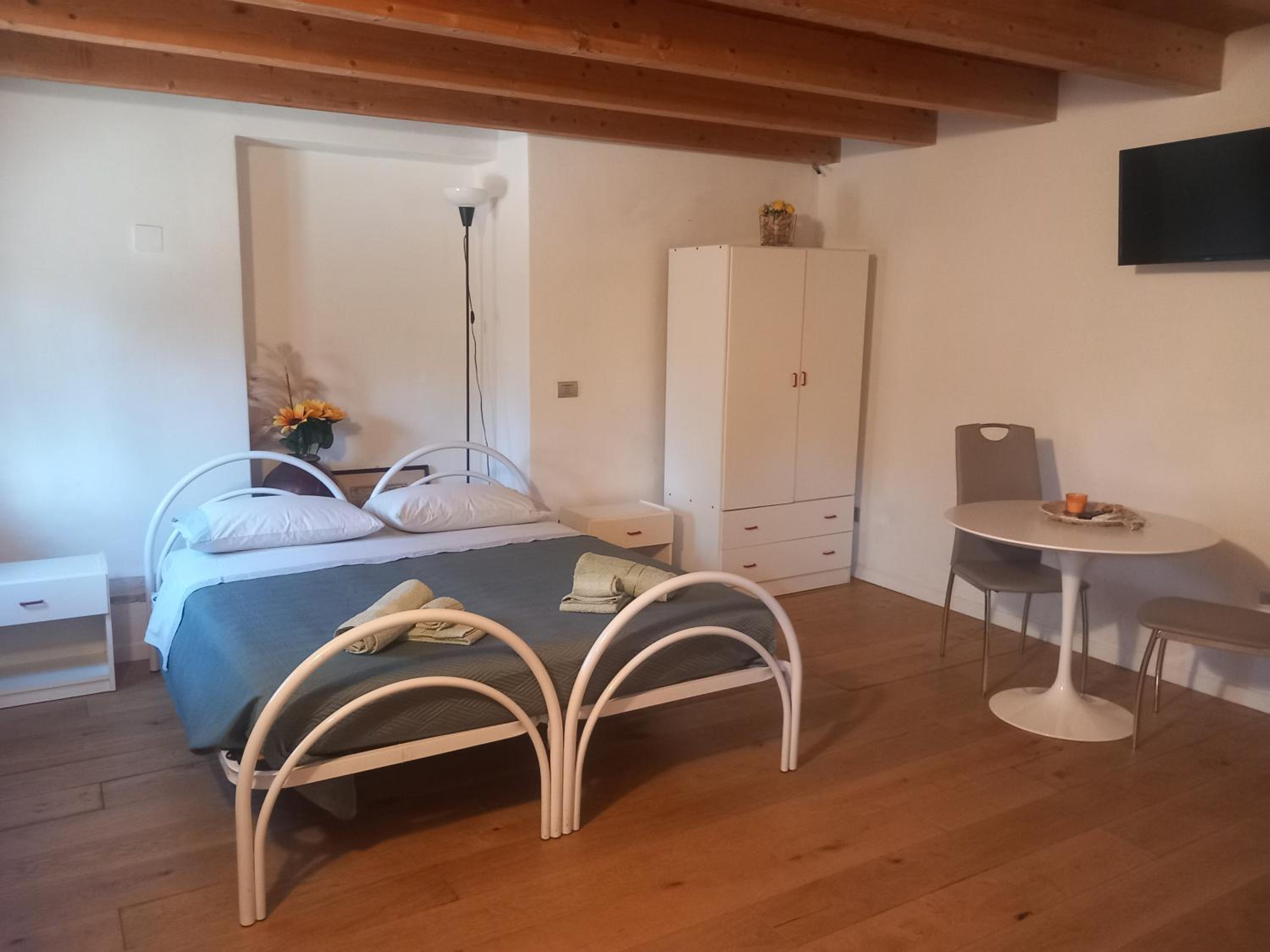 One-Bedroom Standard Apartment
