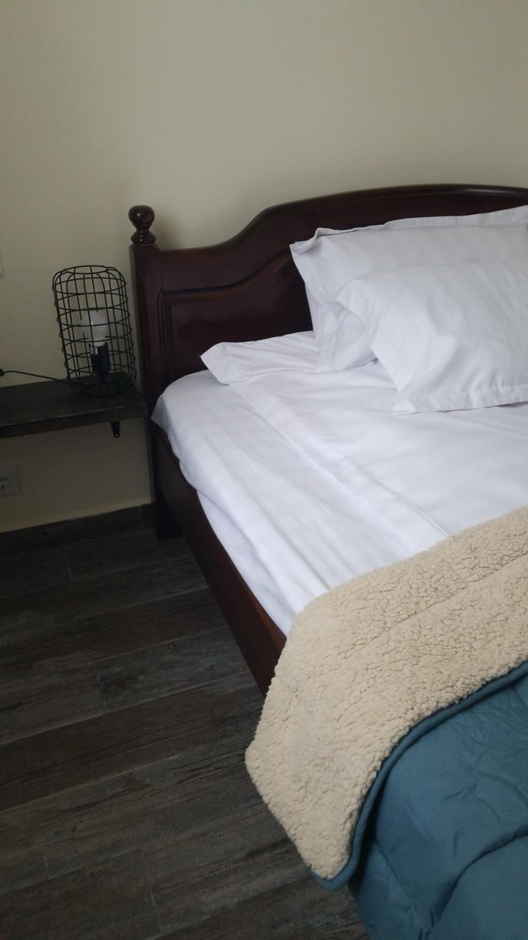 Five-Bedroom House photo 1