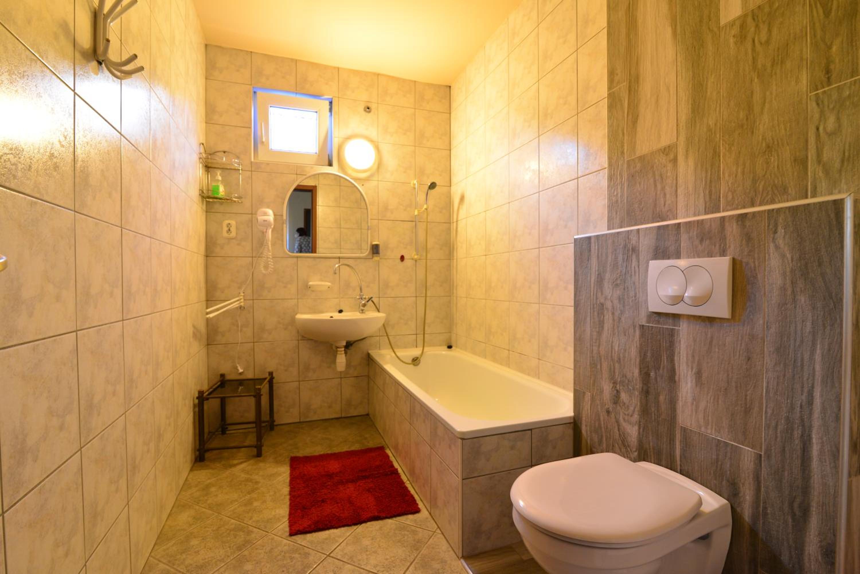 Apartment - Photo 12