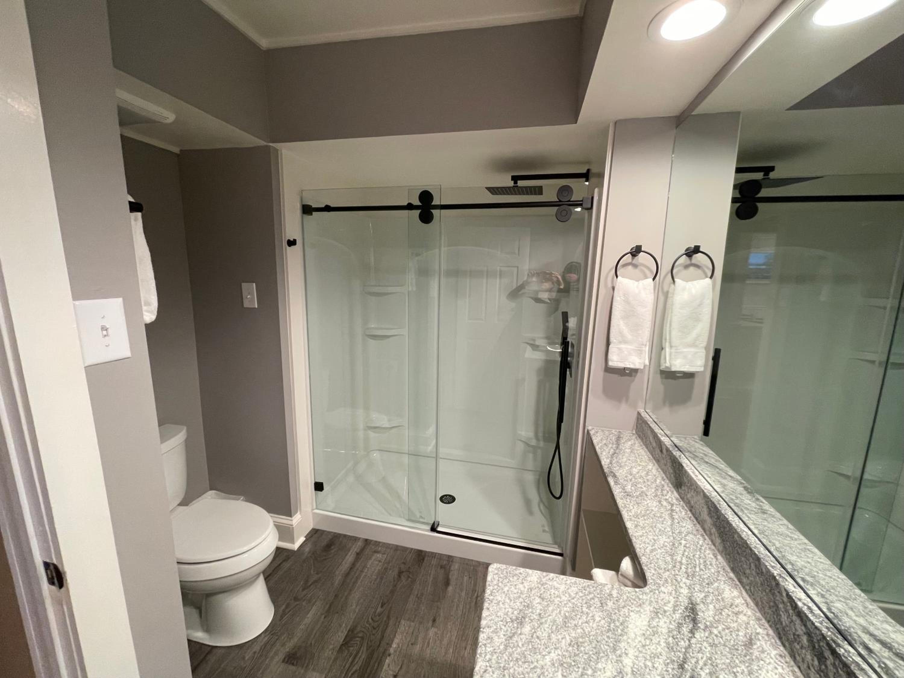 Farmhouse Efficiency Suite - Front - Photo 2