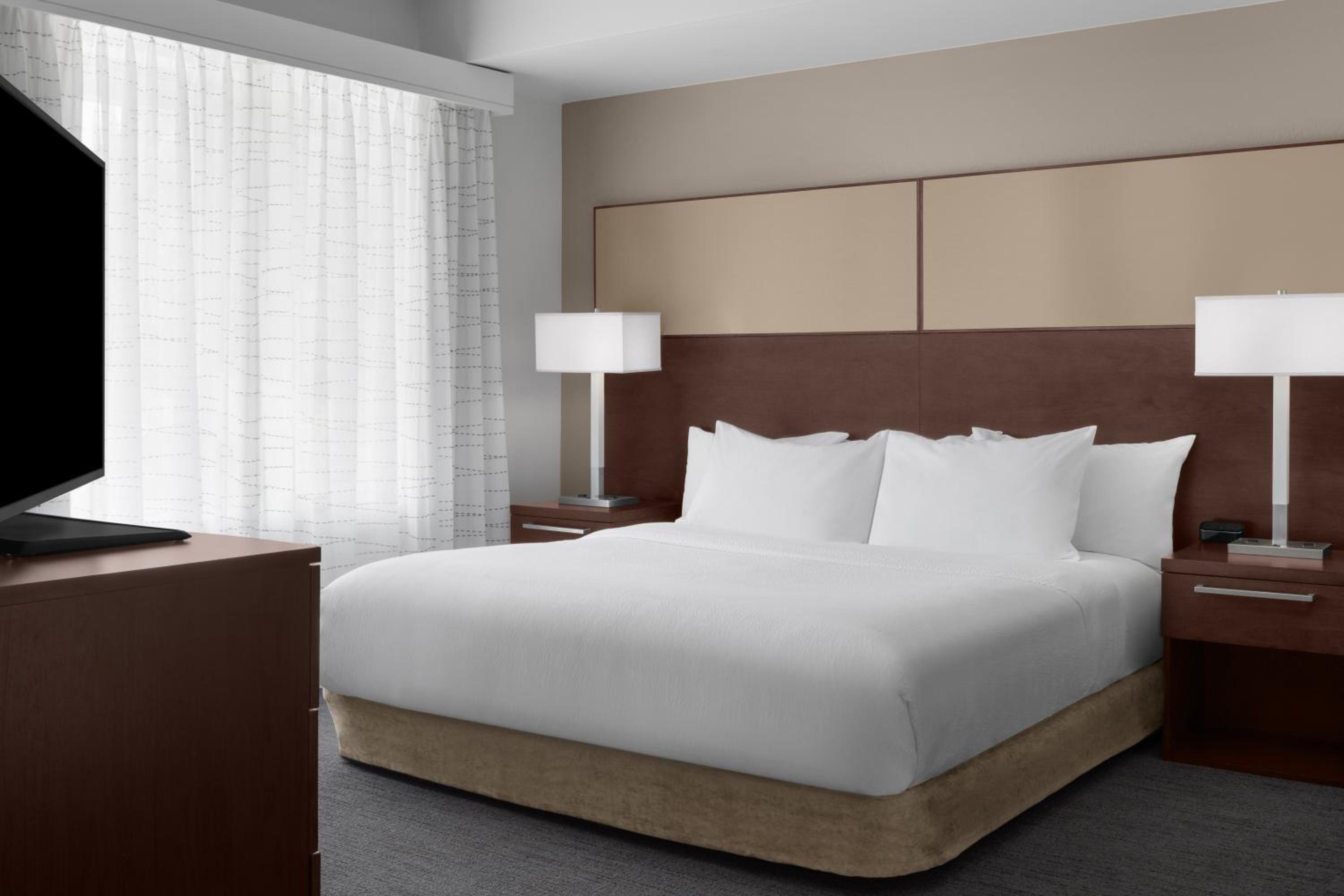 King Studio Suite with Sofa Bed - Non-Smoking - Photo 10