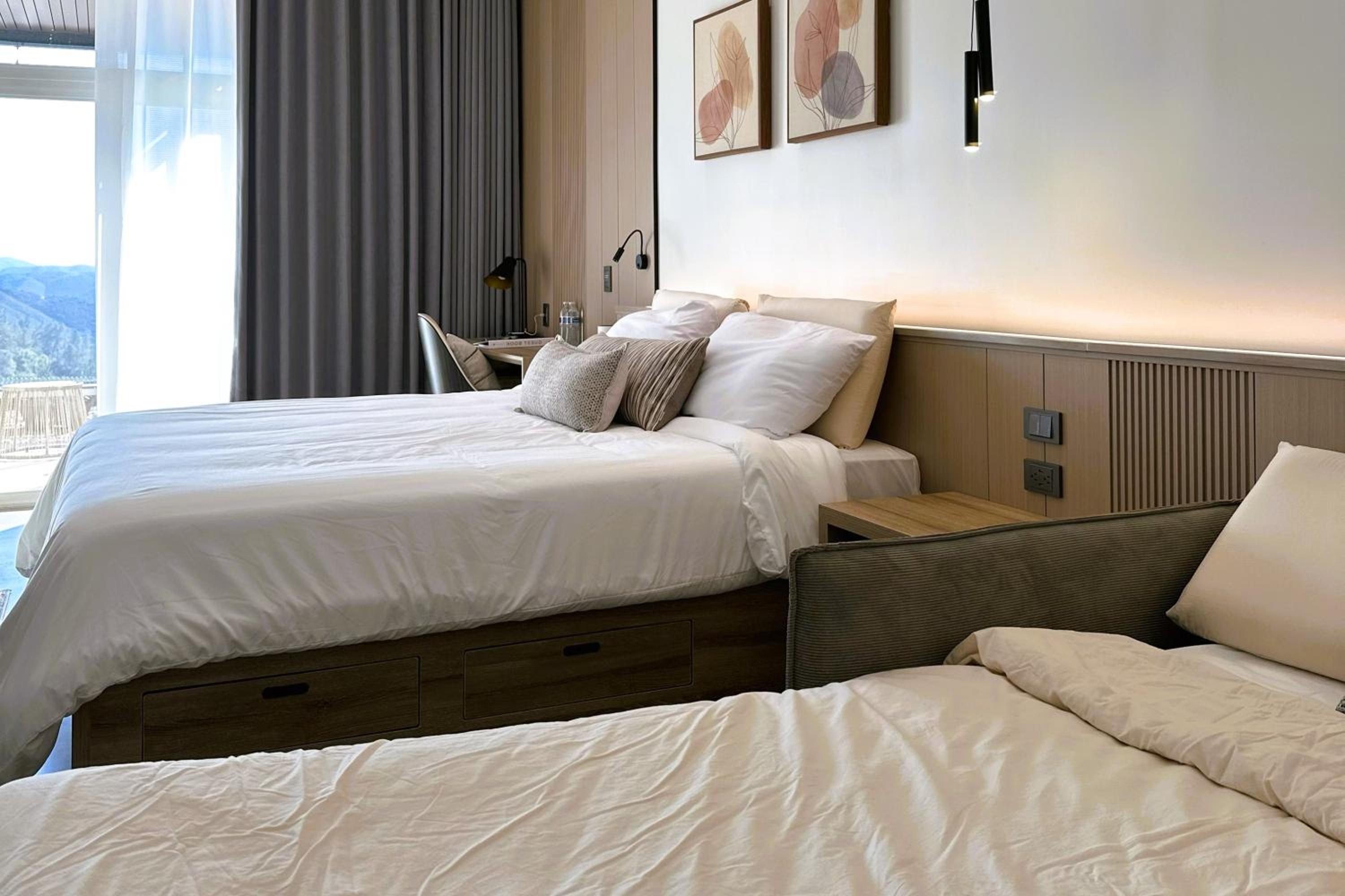 Deluxe Double Room with Extra Bed photo 3