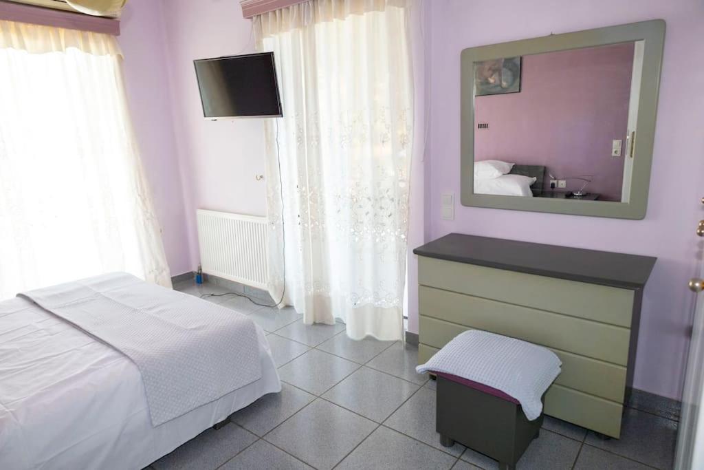 Three-Bedroom House photo 2